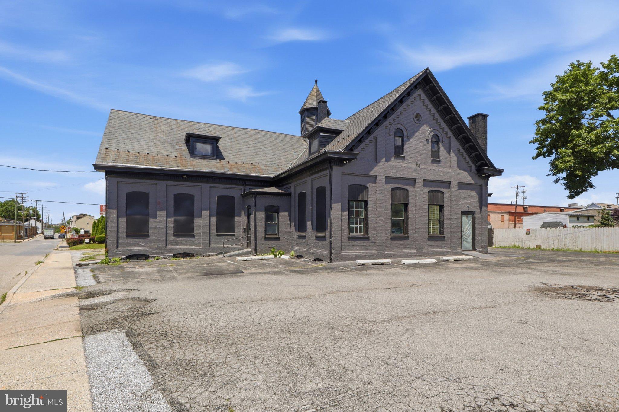 805 E PROSPECT STREET
