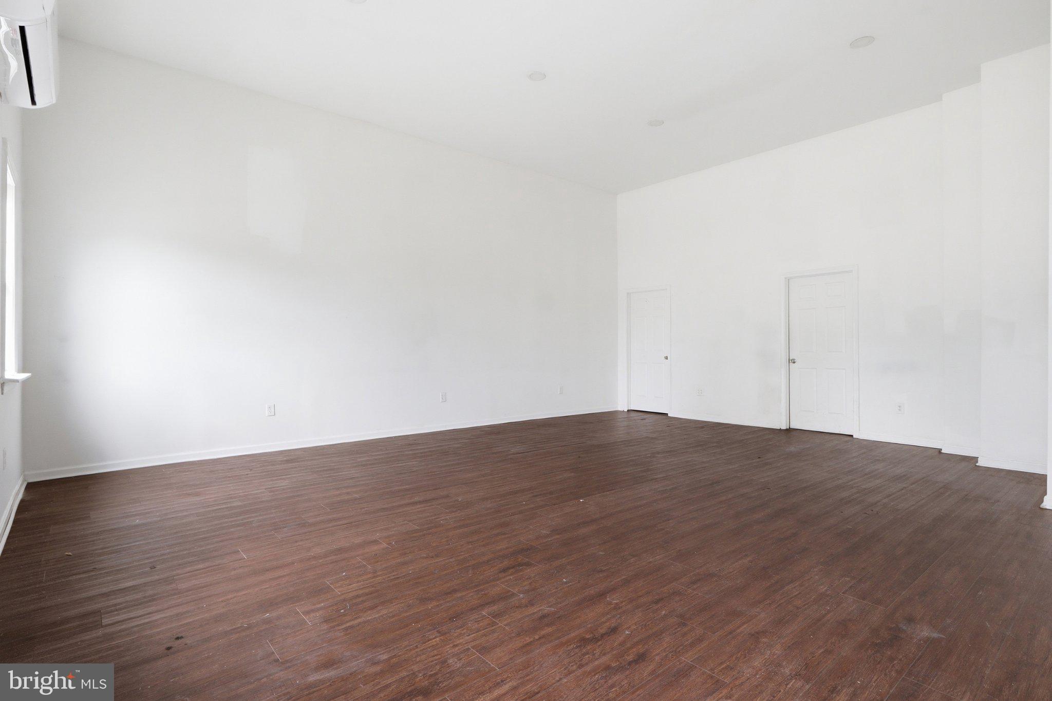 805 E PROSPECT STREET