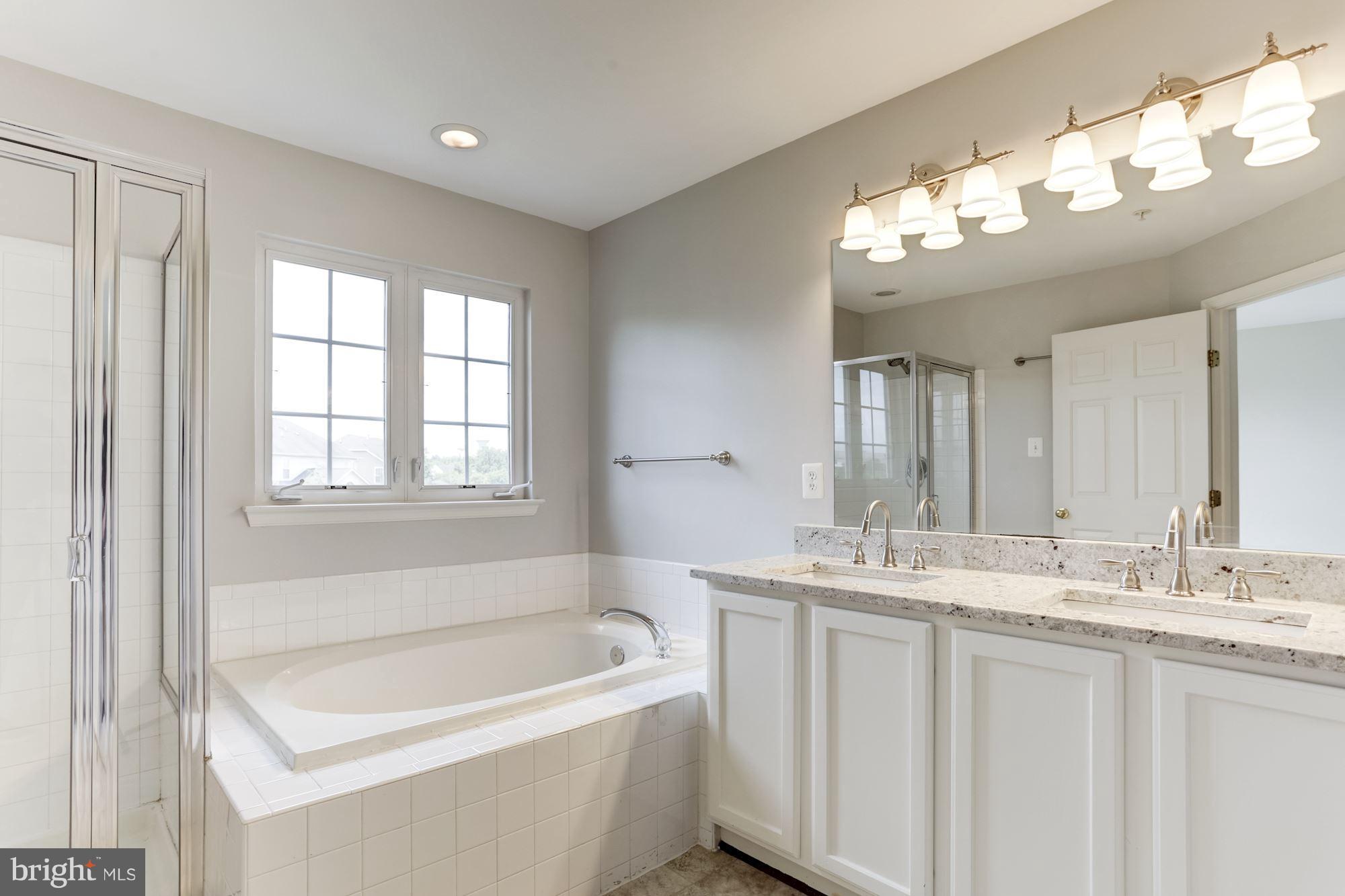 GALYN MANOR - Residential