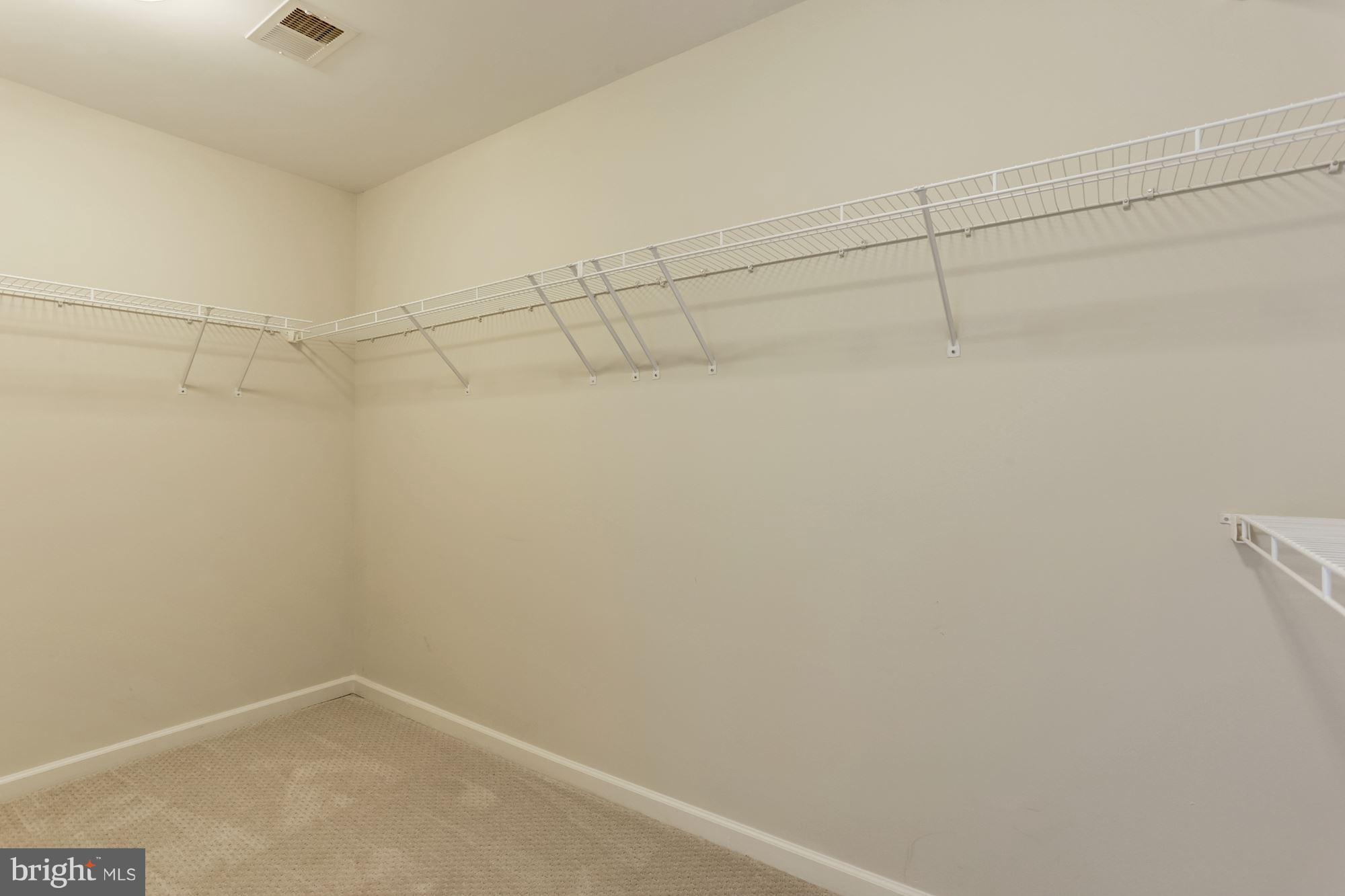 GALYN MANOR - Residential