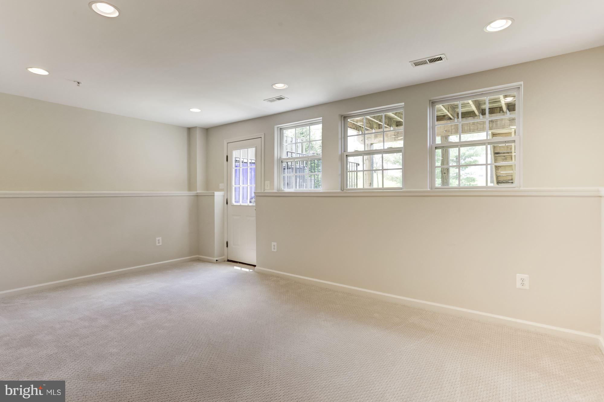 GALYN MANOR - Residential