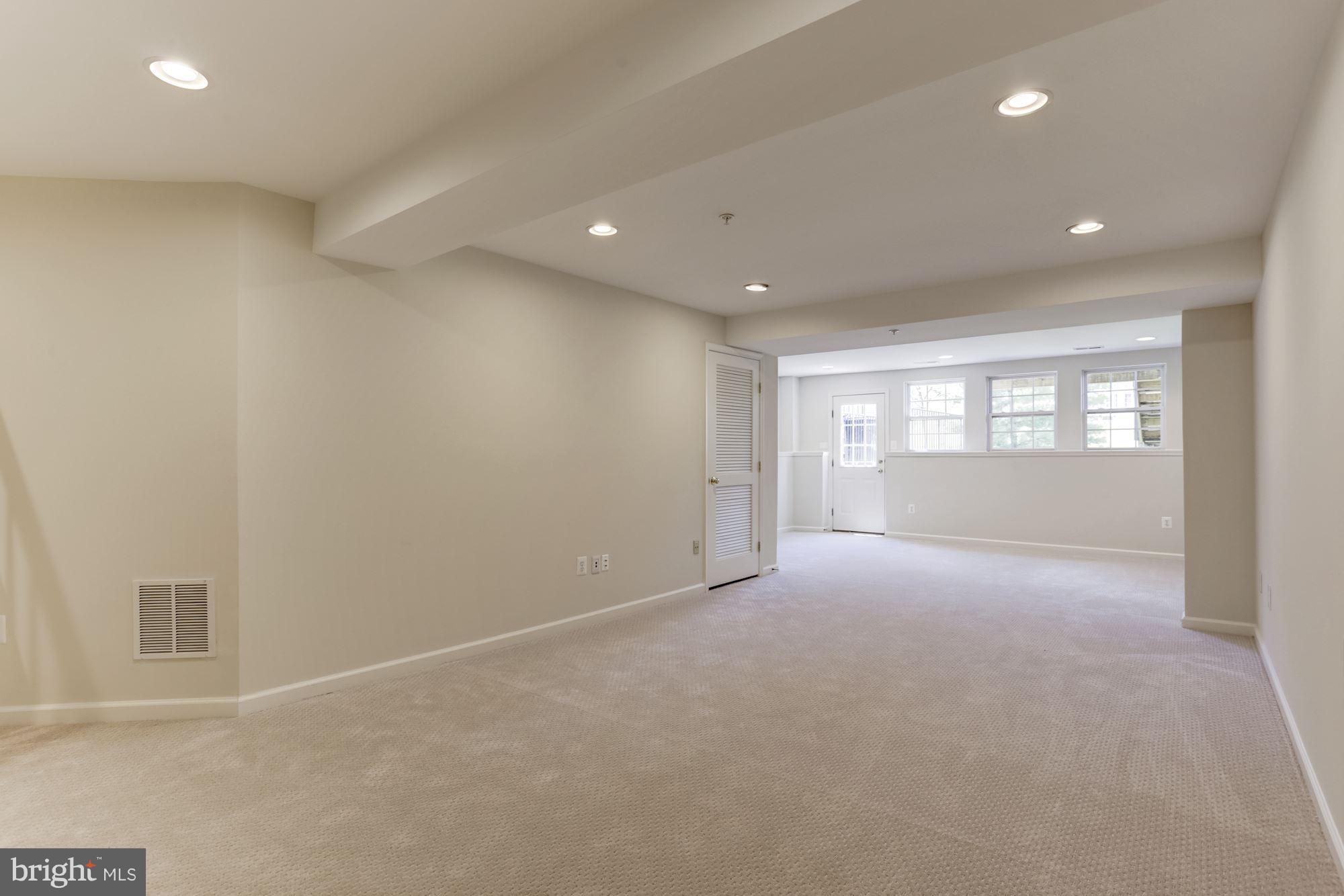 GALYN MANOR - Residential