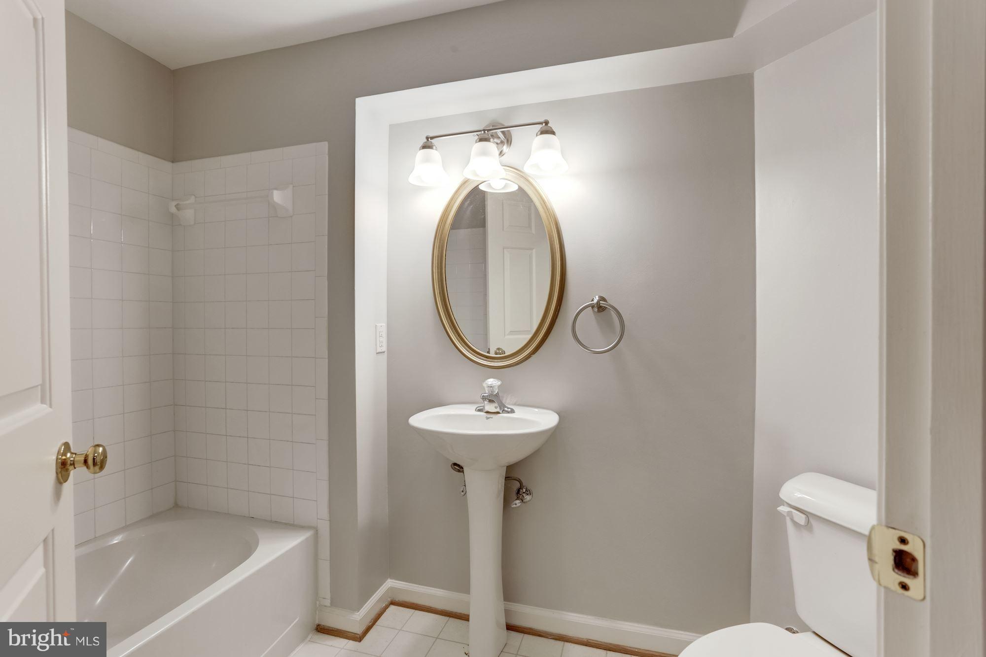 GALYN MANOR - Residential