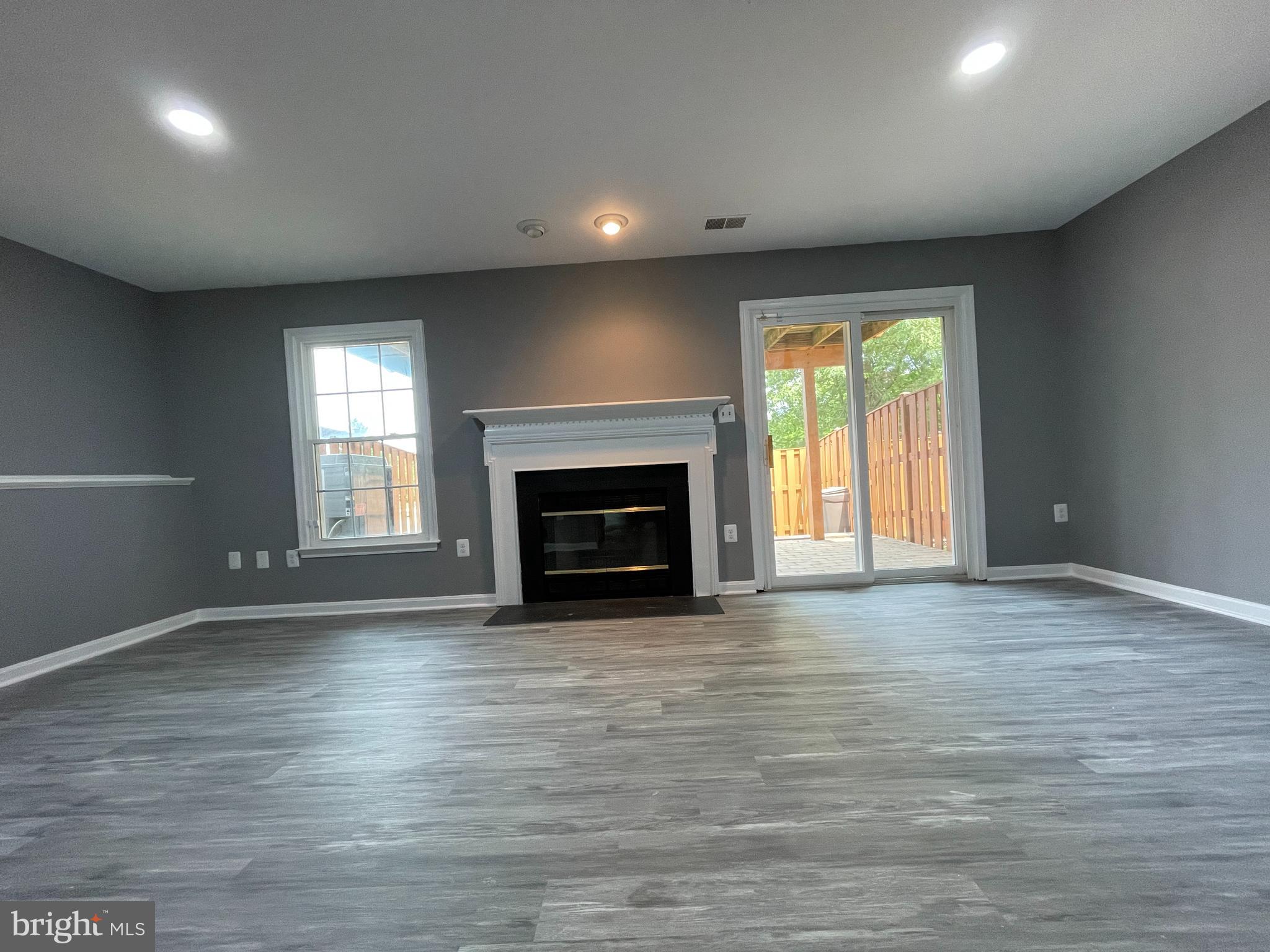 SEVEN OAKS - Residential