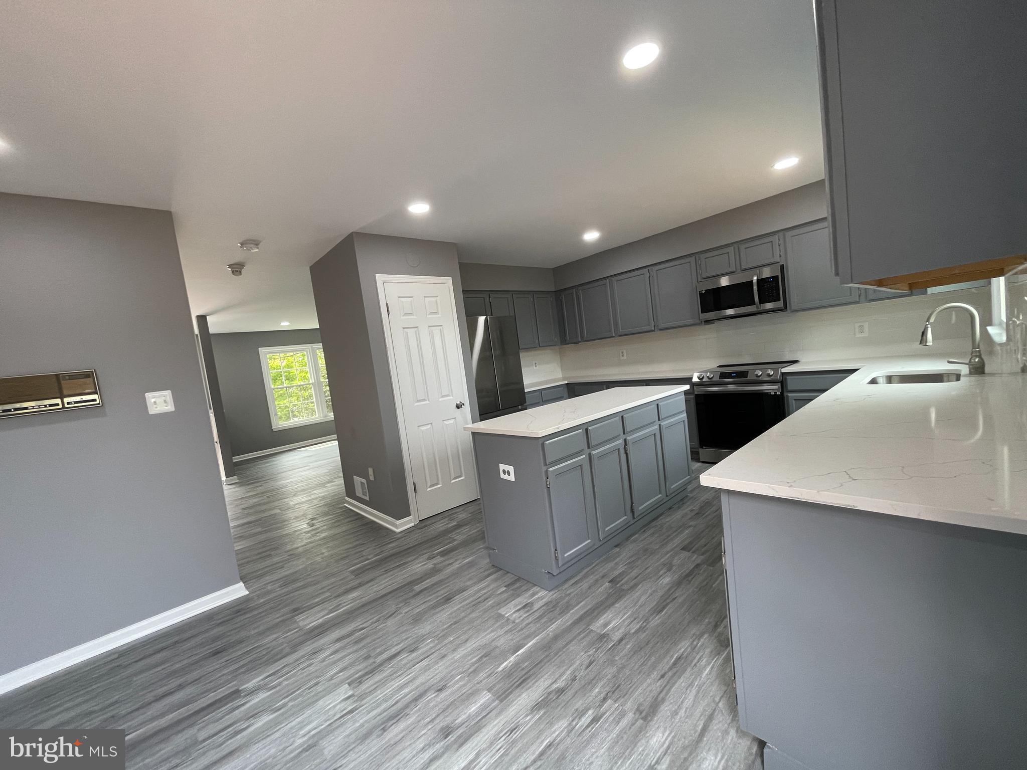 SEVEN OAKS - Residential