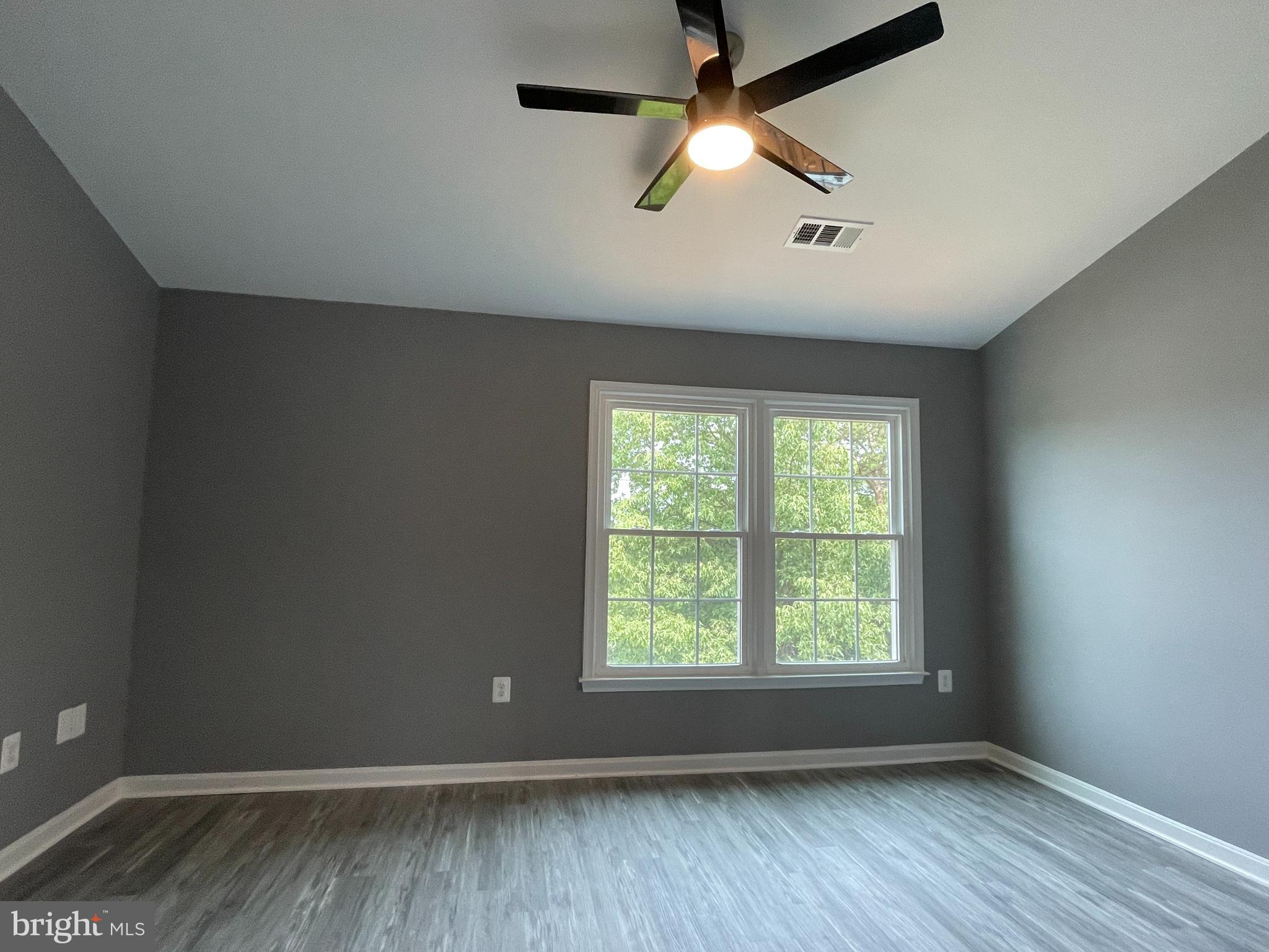 SEVEN OAKS - Residential