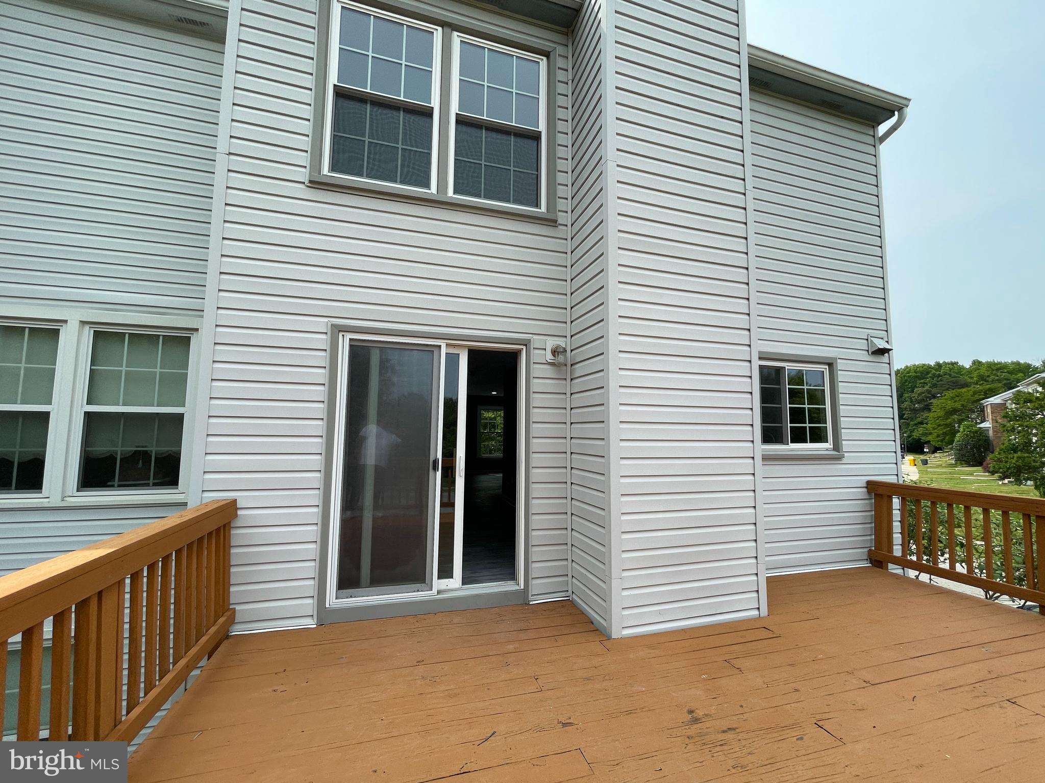 SEVEN OAKS - Residential