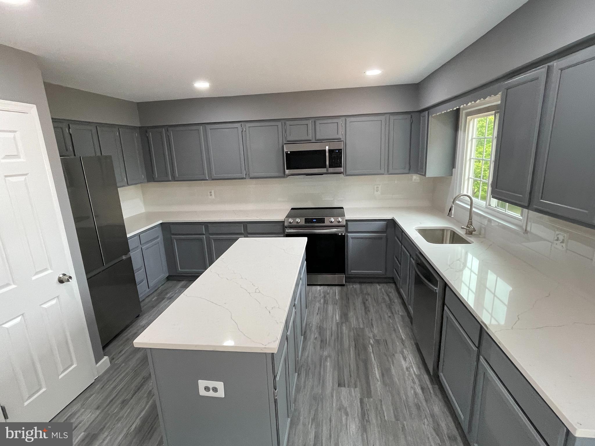 SEVEN OAKS - Residential