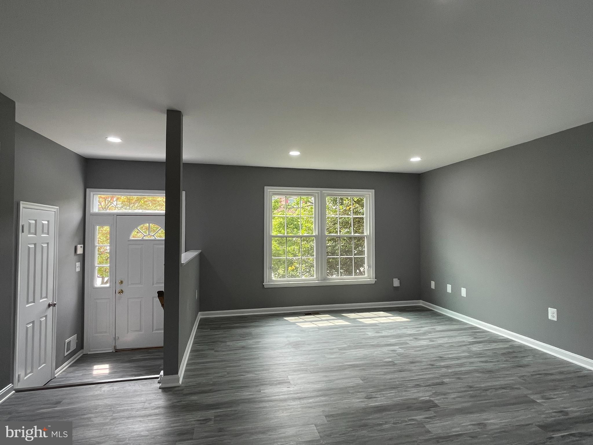 SEVEN OAKS - Residential