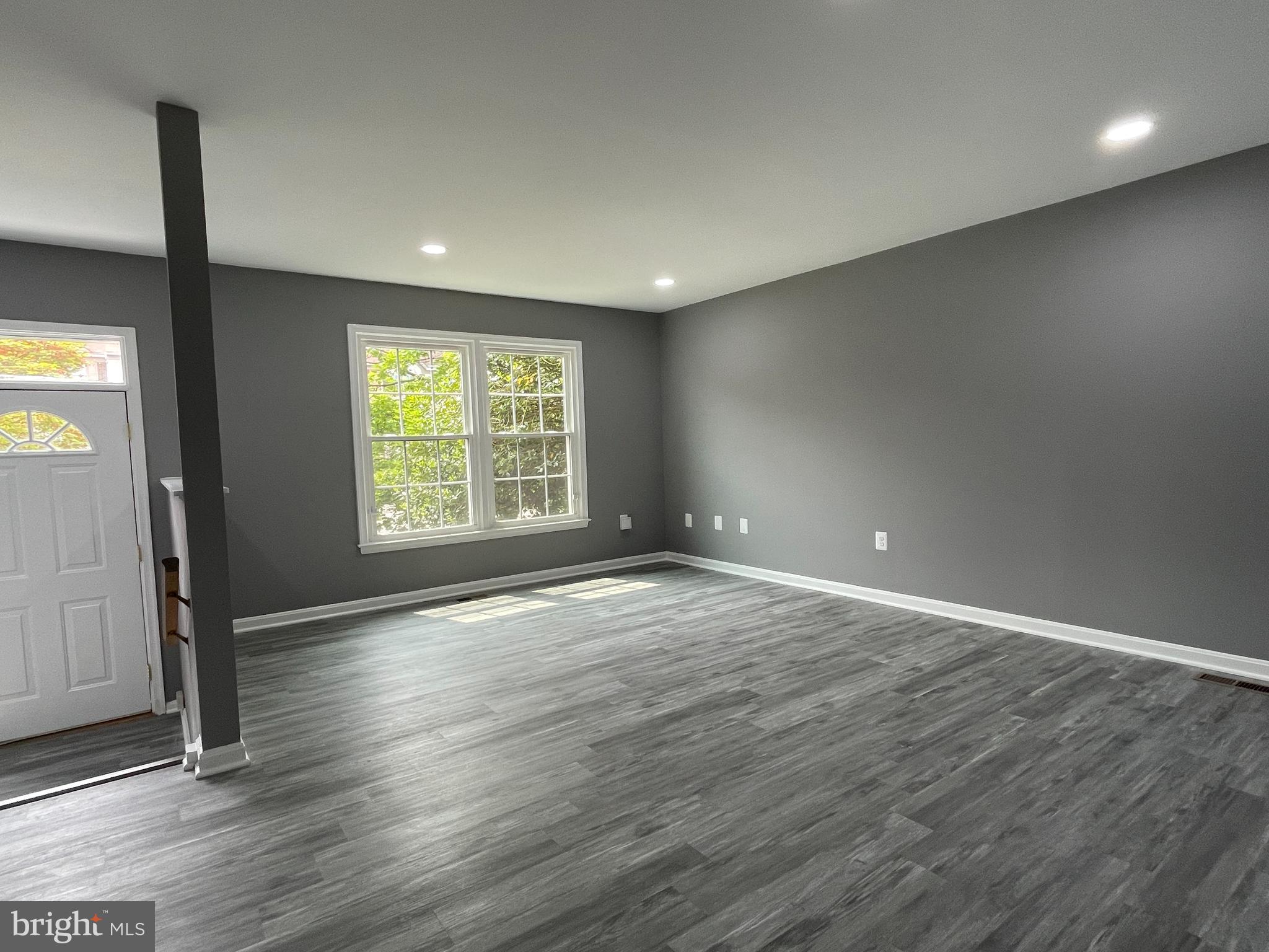 SEVEN OAKS - Residential