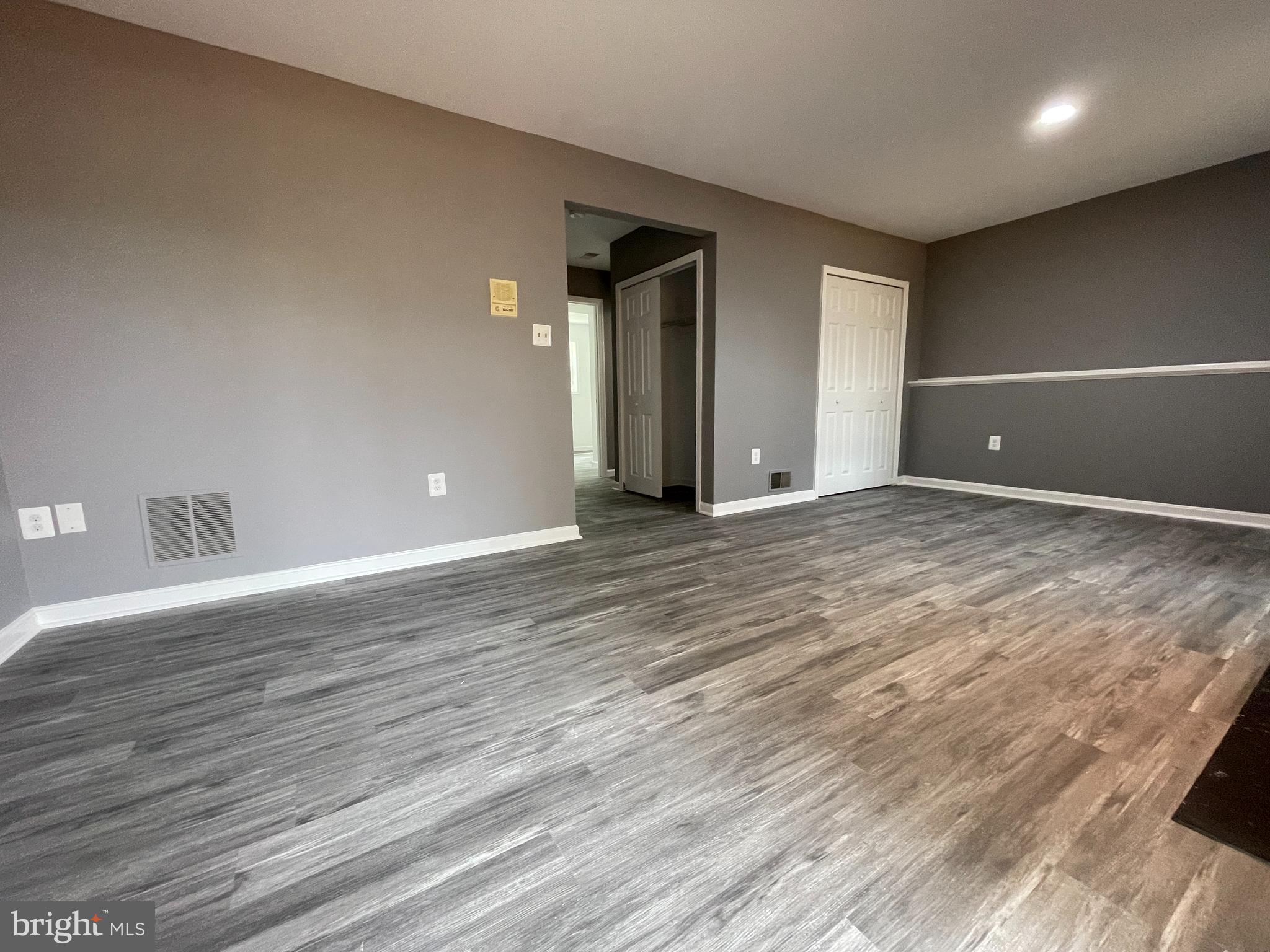 SEVEN OAKS - Residential