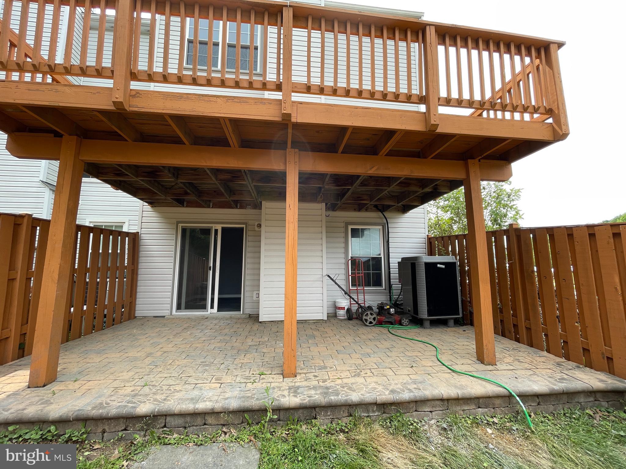 SEVEN OAKS - Residential