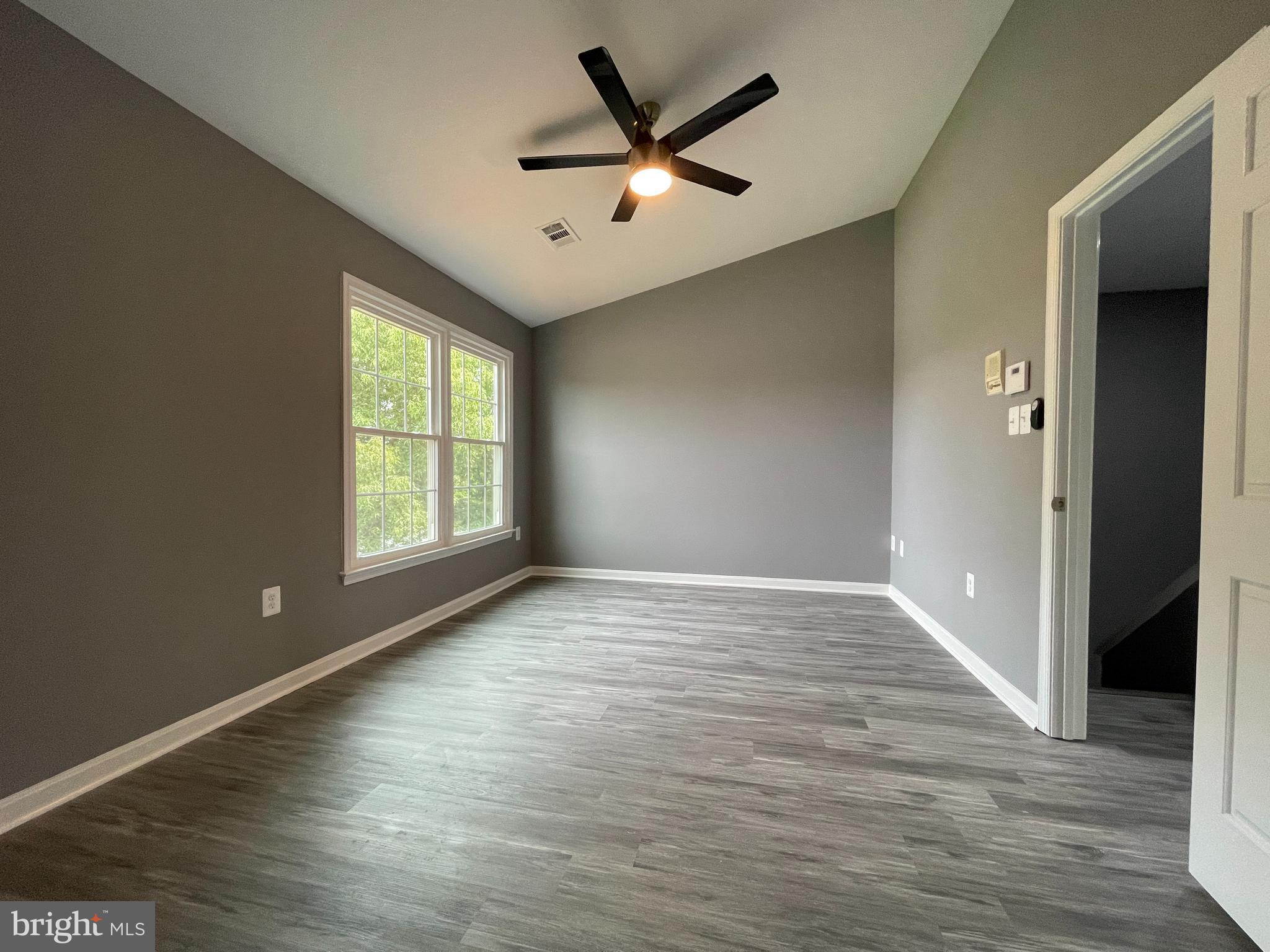 SEVEN OAKS - Residential