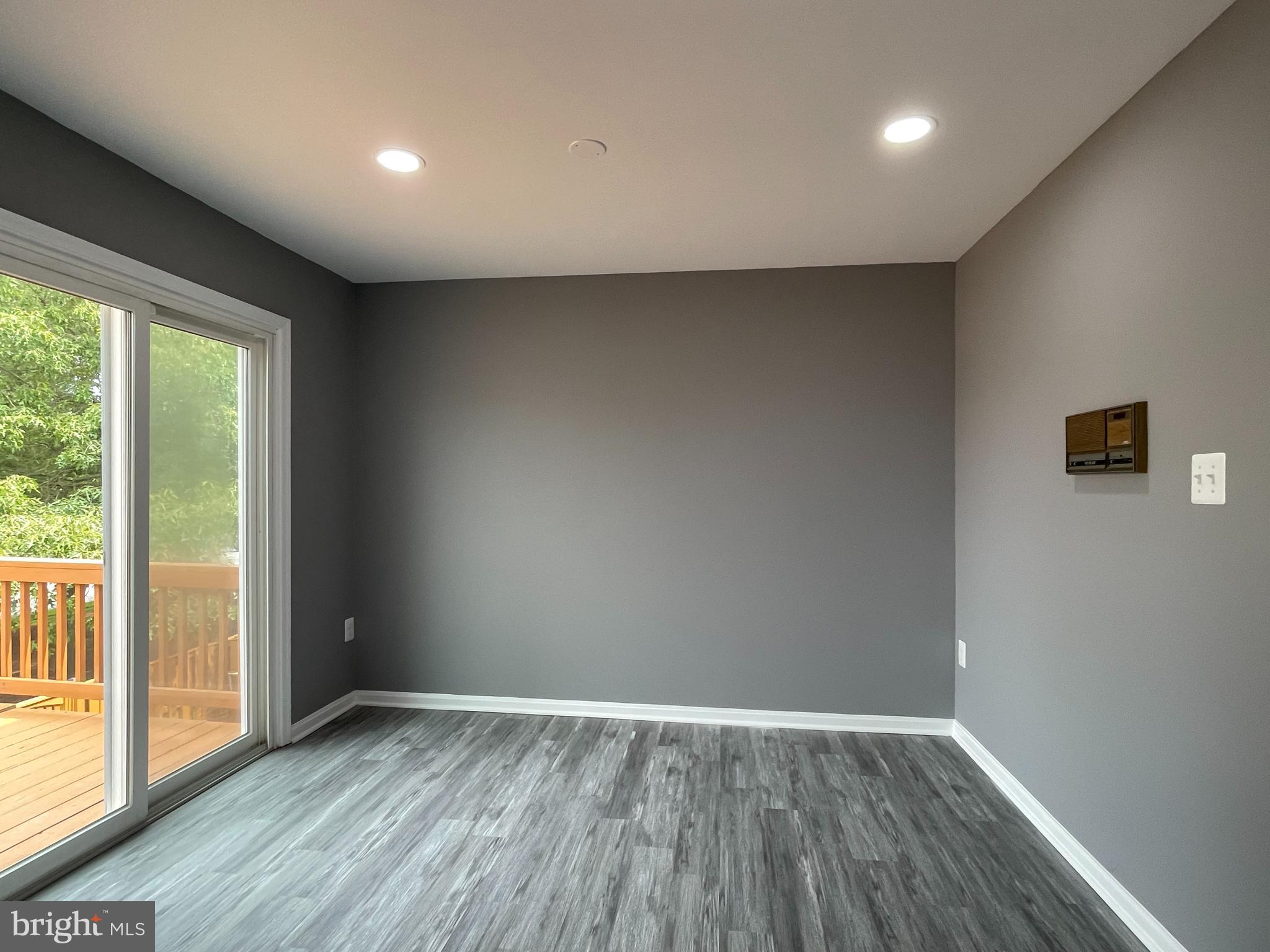 SEVEN OAKS - Residential