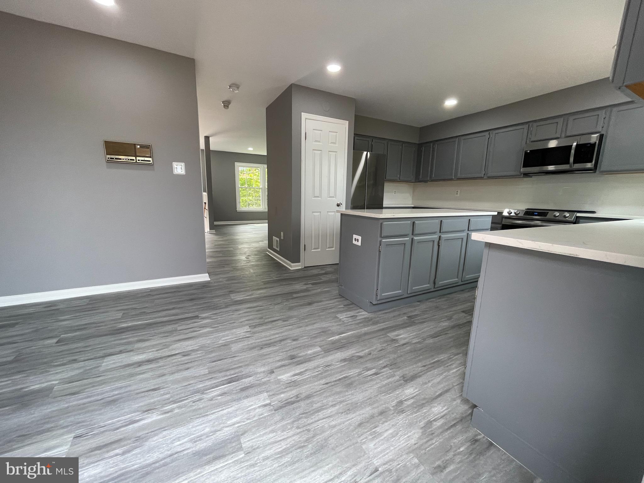 SEVEN OAKS - Residential