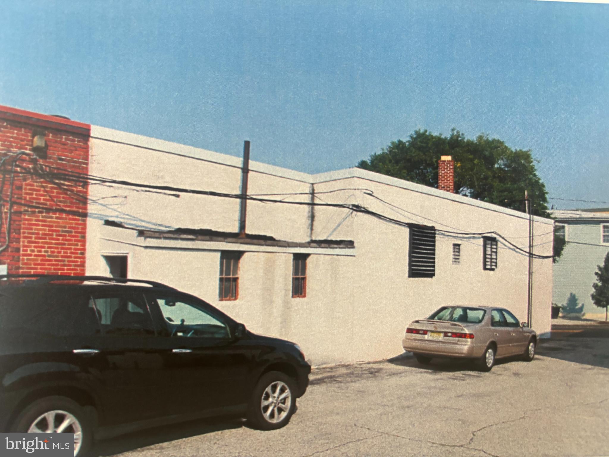 31-33 CENTRE