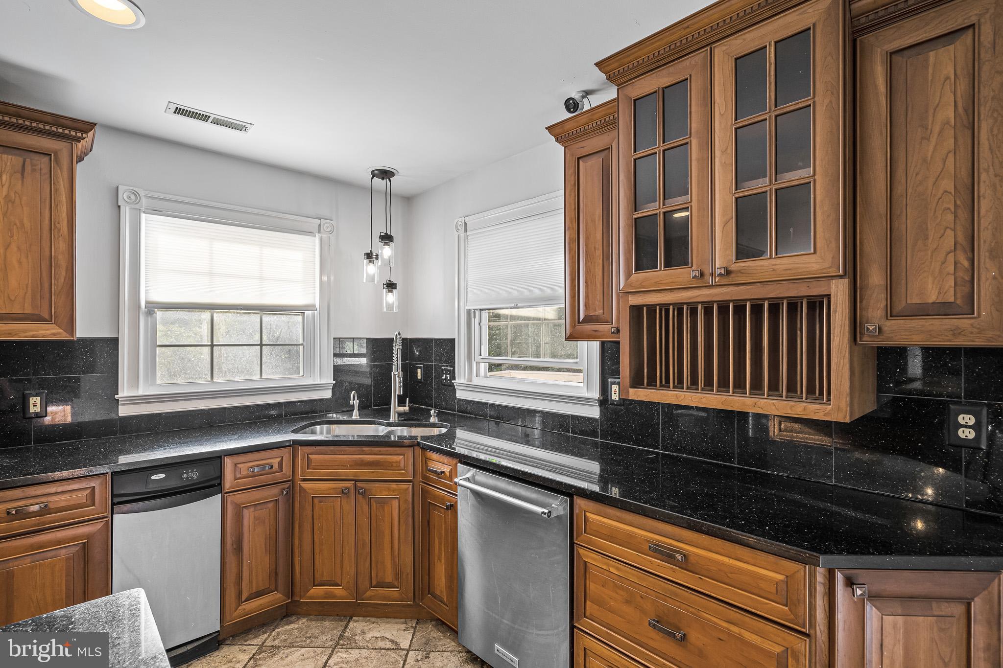 BERRY HILL MANOR - Residential