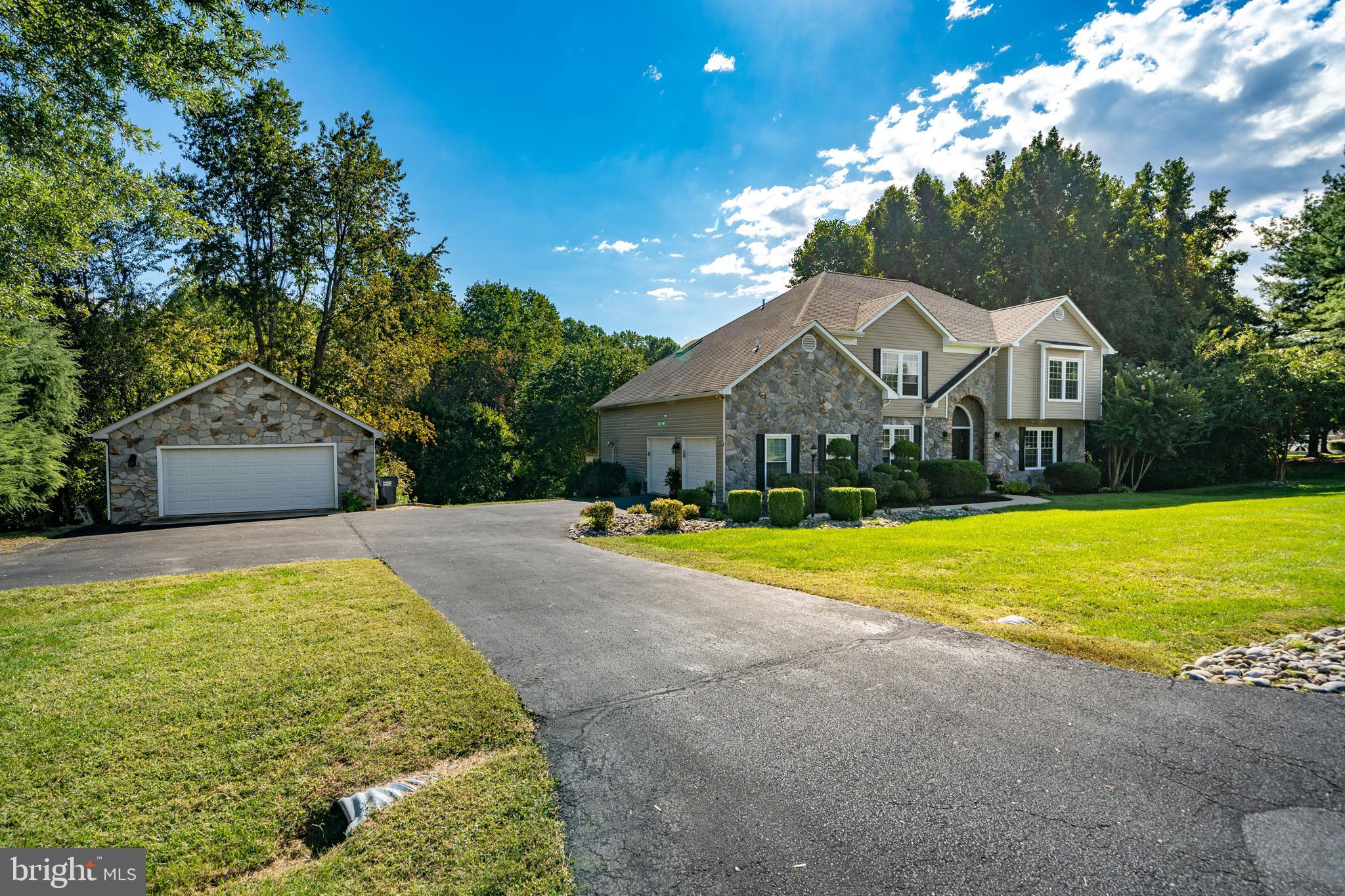 BERRY HILL MANOR - Residential