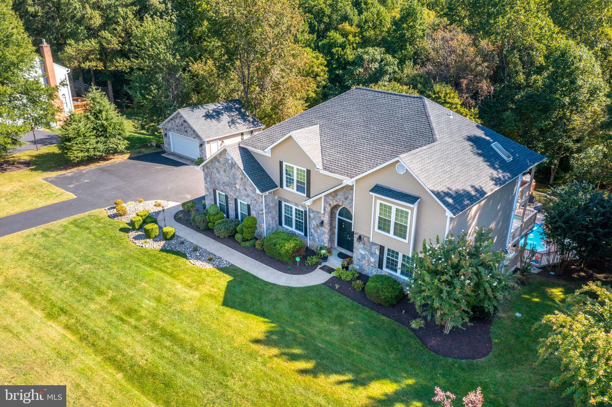 BERRY HILL MANOR - Residential