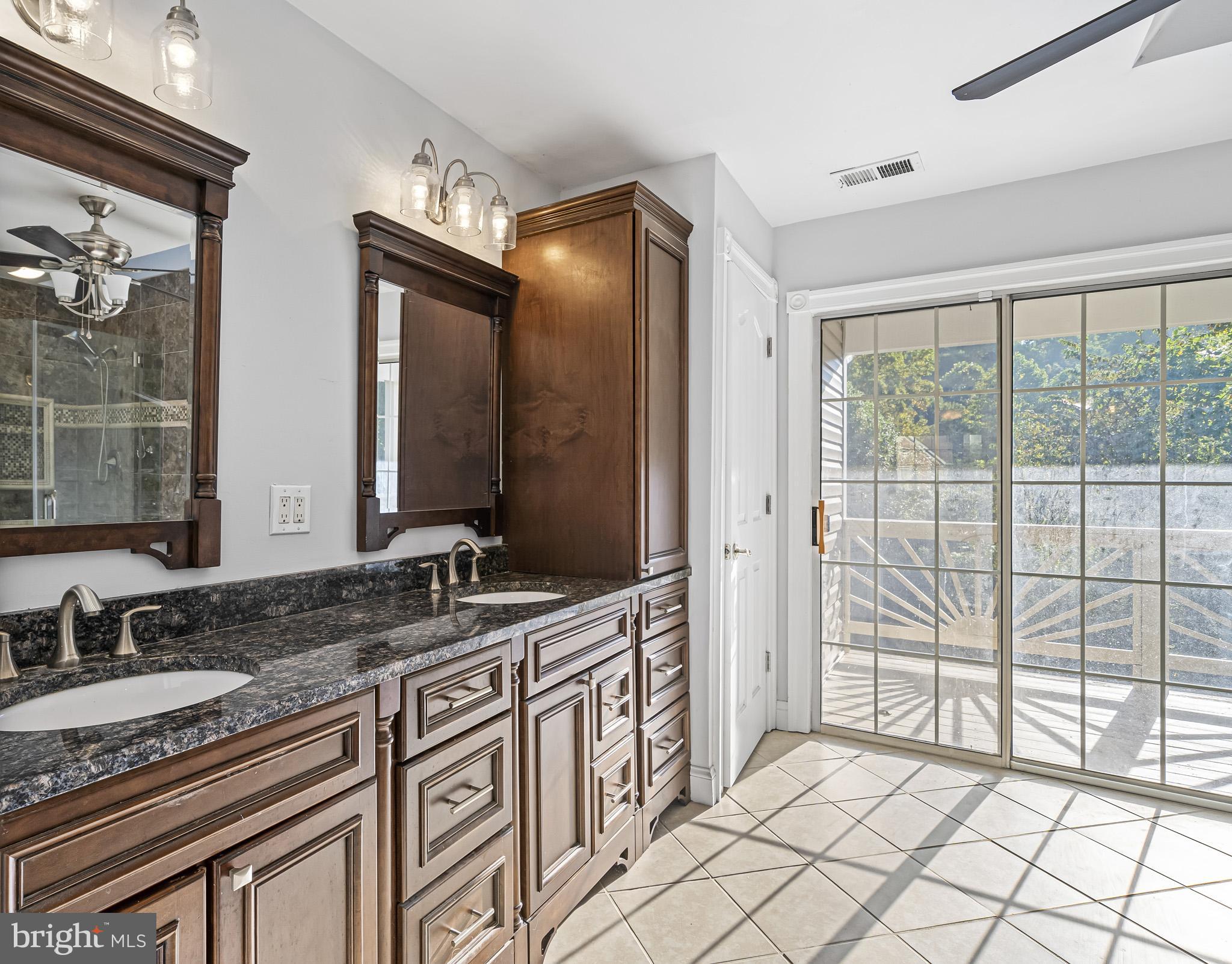 BERRY HILL MANOR - Residential