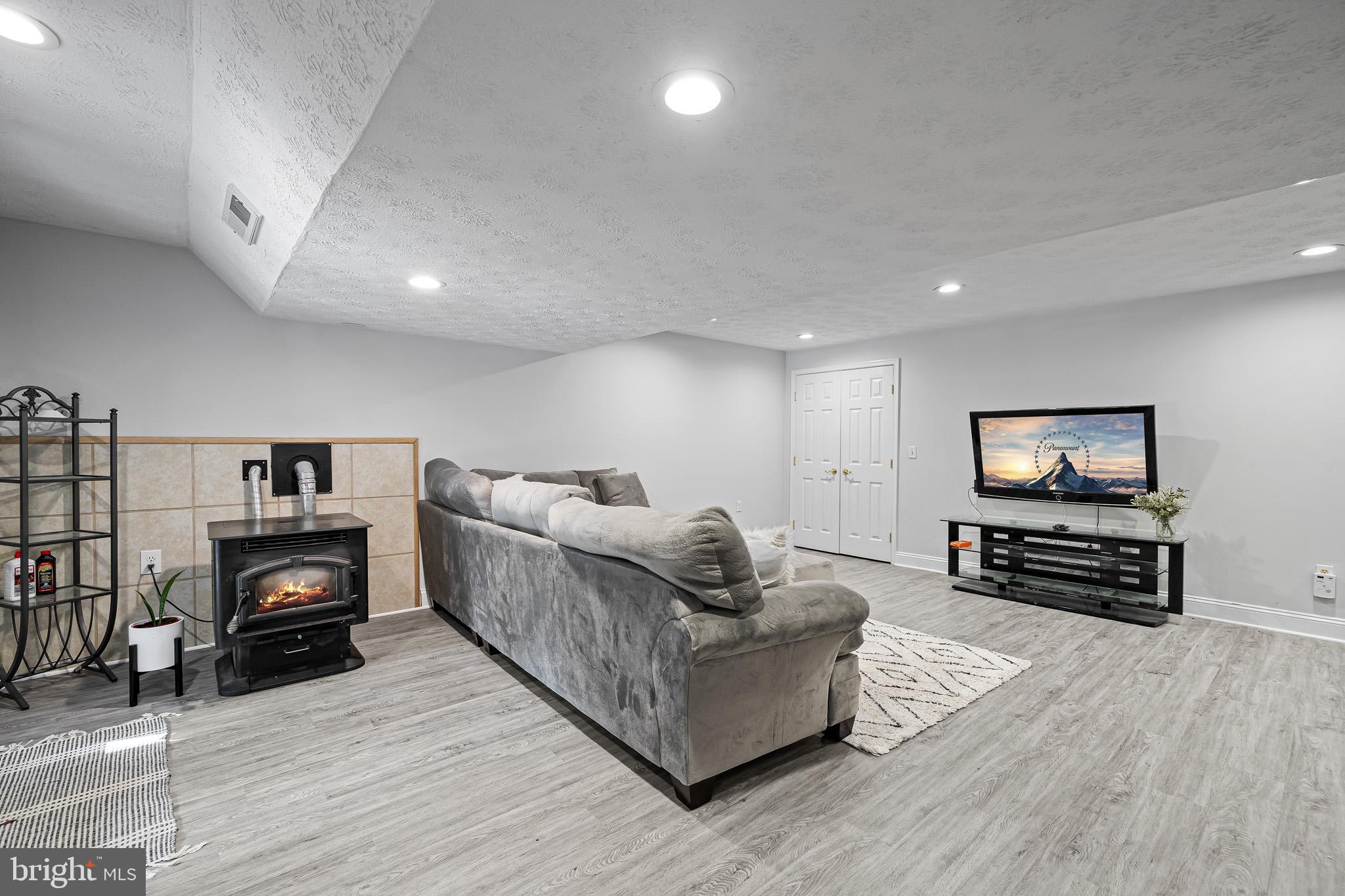 BERRY HILL MANOR - Residential