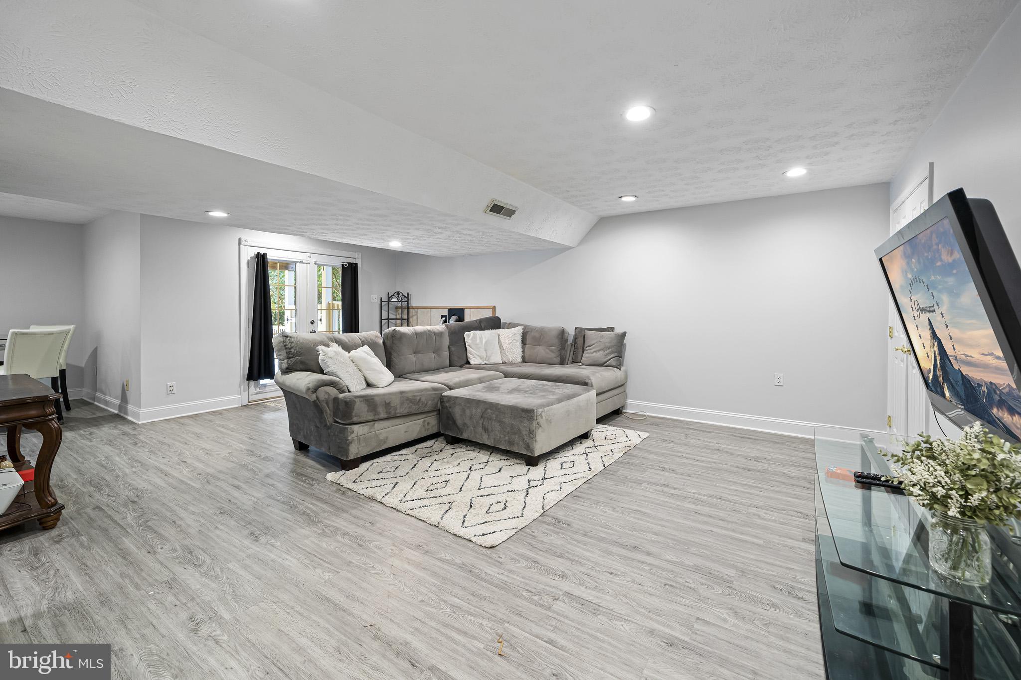 BERRY HILL MANOR - Residential