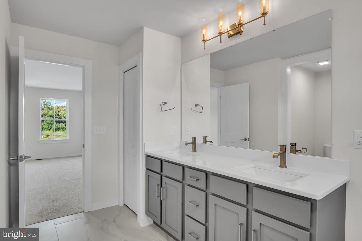 JEFFERSON COURT - Residential