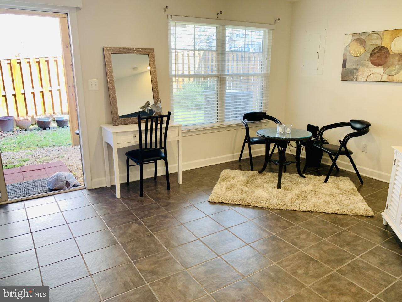SOUTH RIDING - Residential Lease