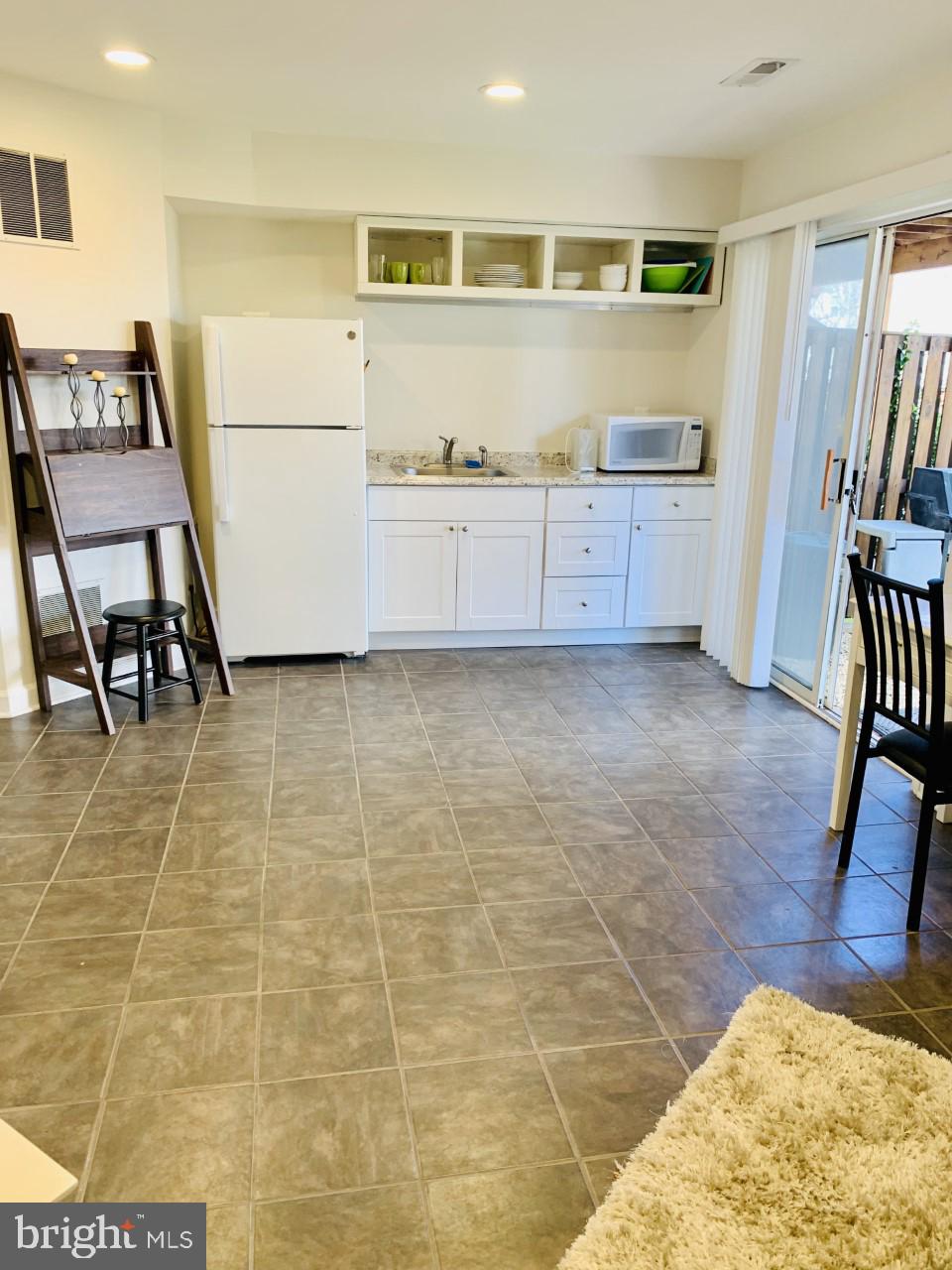 SOUTH RIDING - Residential Lease