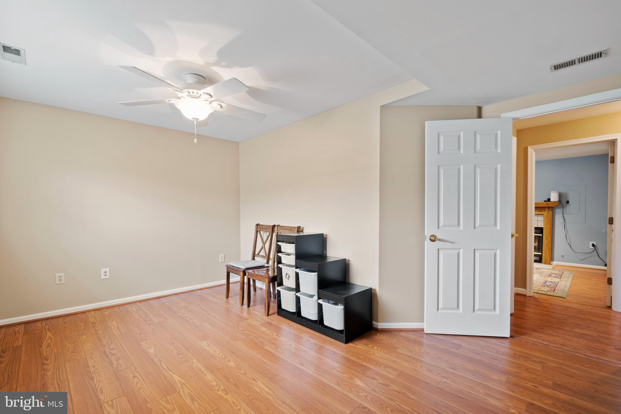 ENGLAND RUN - Residential