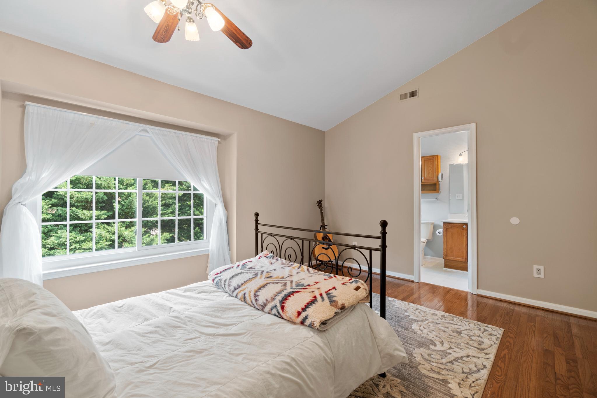 ENGLAND RUN - Residential