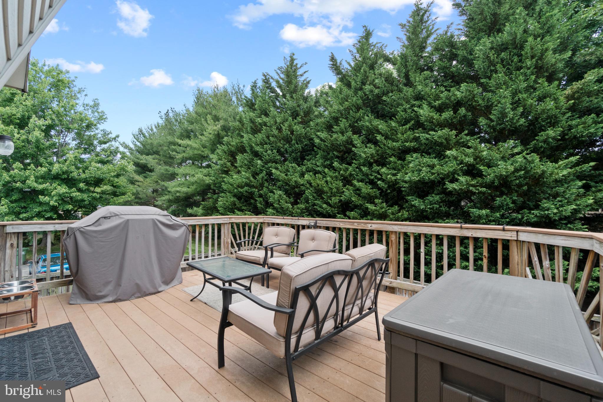 ENGLAND RUN - Residential