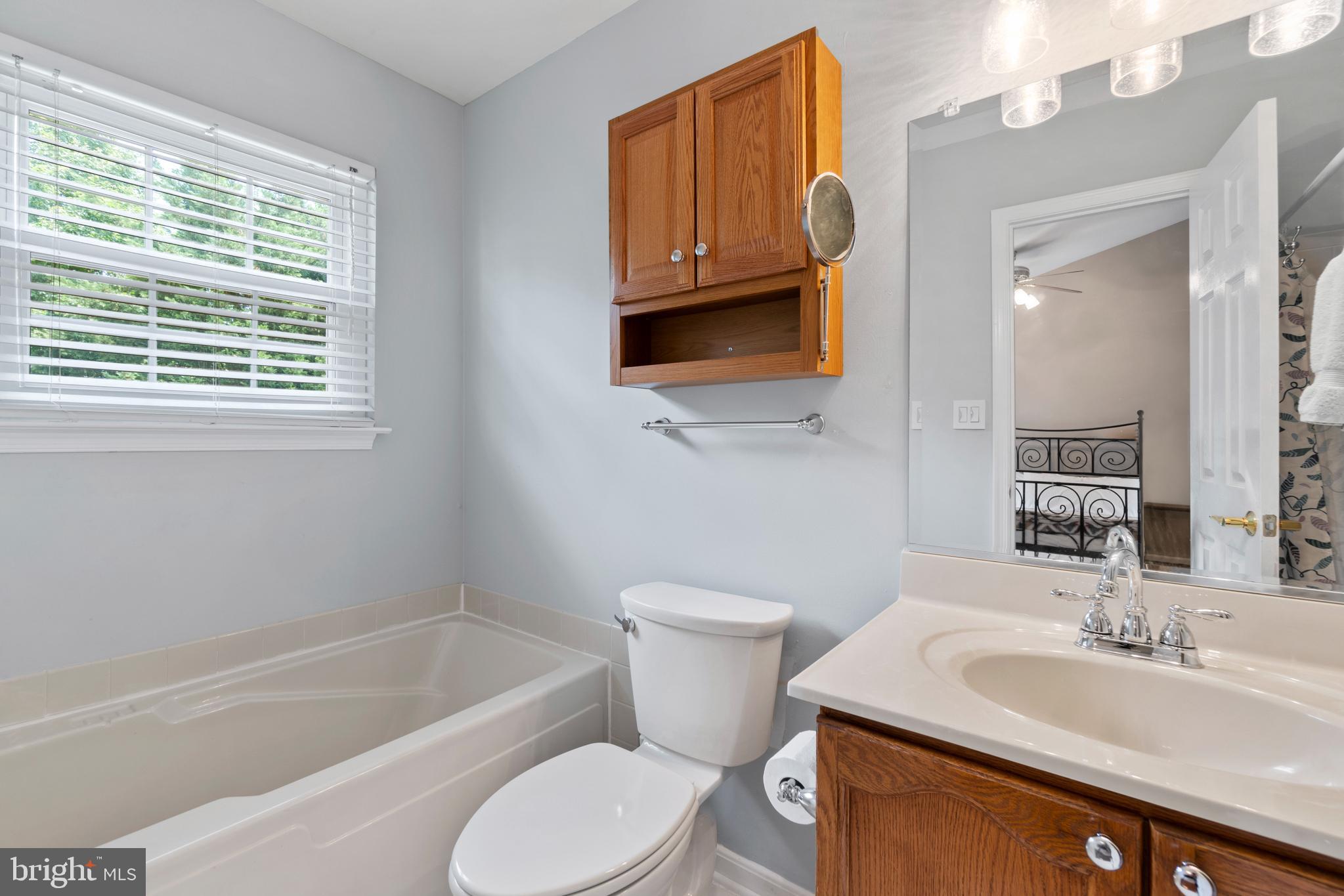 ENGLAND RUN - Residential