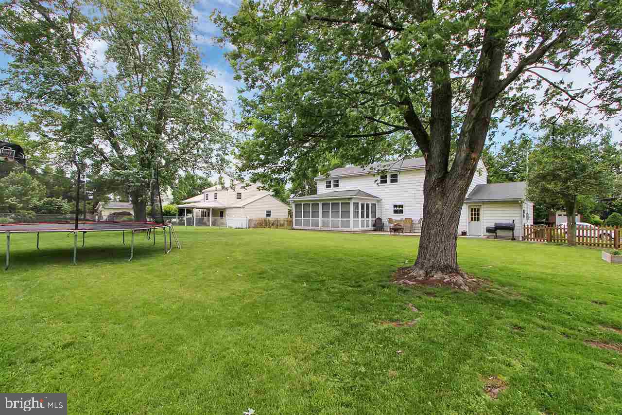 TWIN OAKS - Residential
