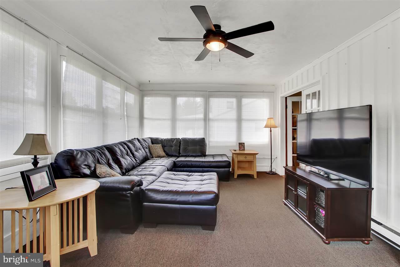 TWIN OAKS - Residential