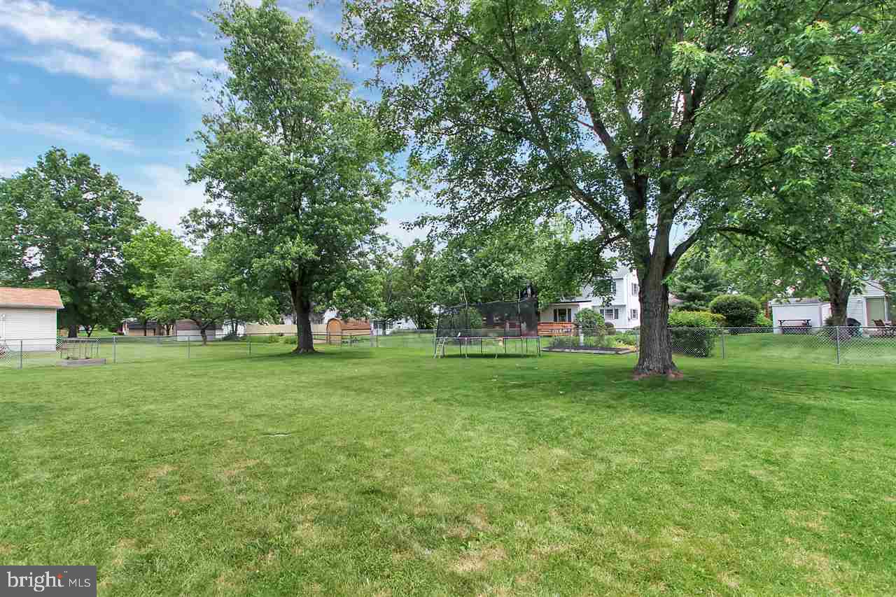 TWIN OAKS - Residential