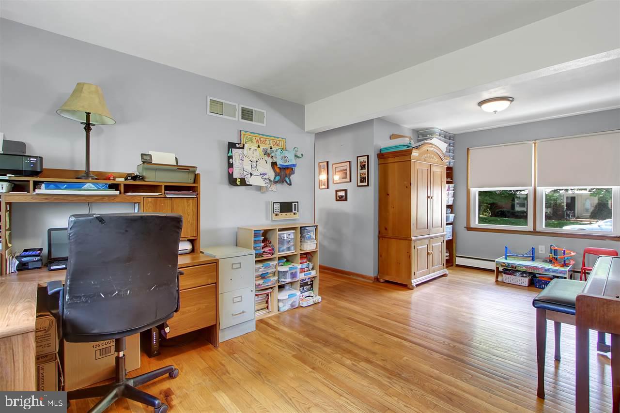 TWIN OAKS - Residential