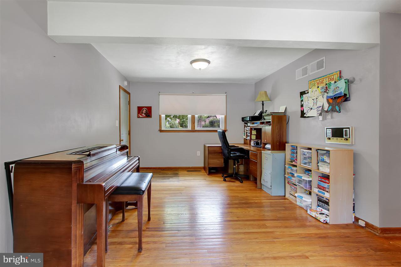 TWIN OAKS - Residential