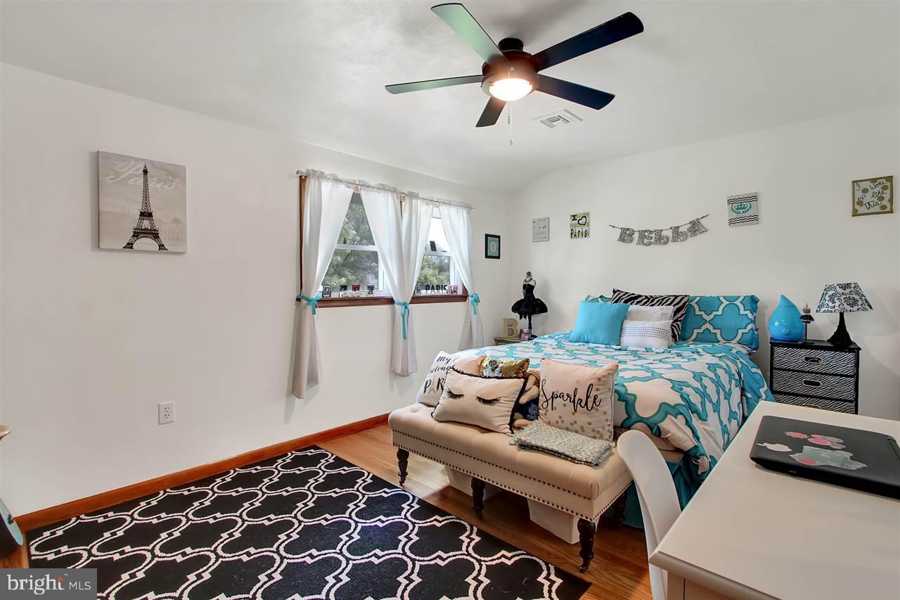 TWIN OAKS - Residential