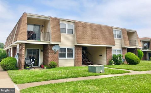 Condo For Sale - 3 Florence Tollgate Place<br/> FLORENCE, NJ 08518