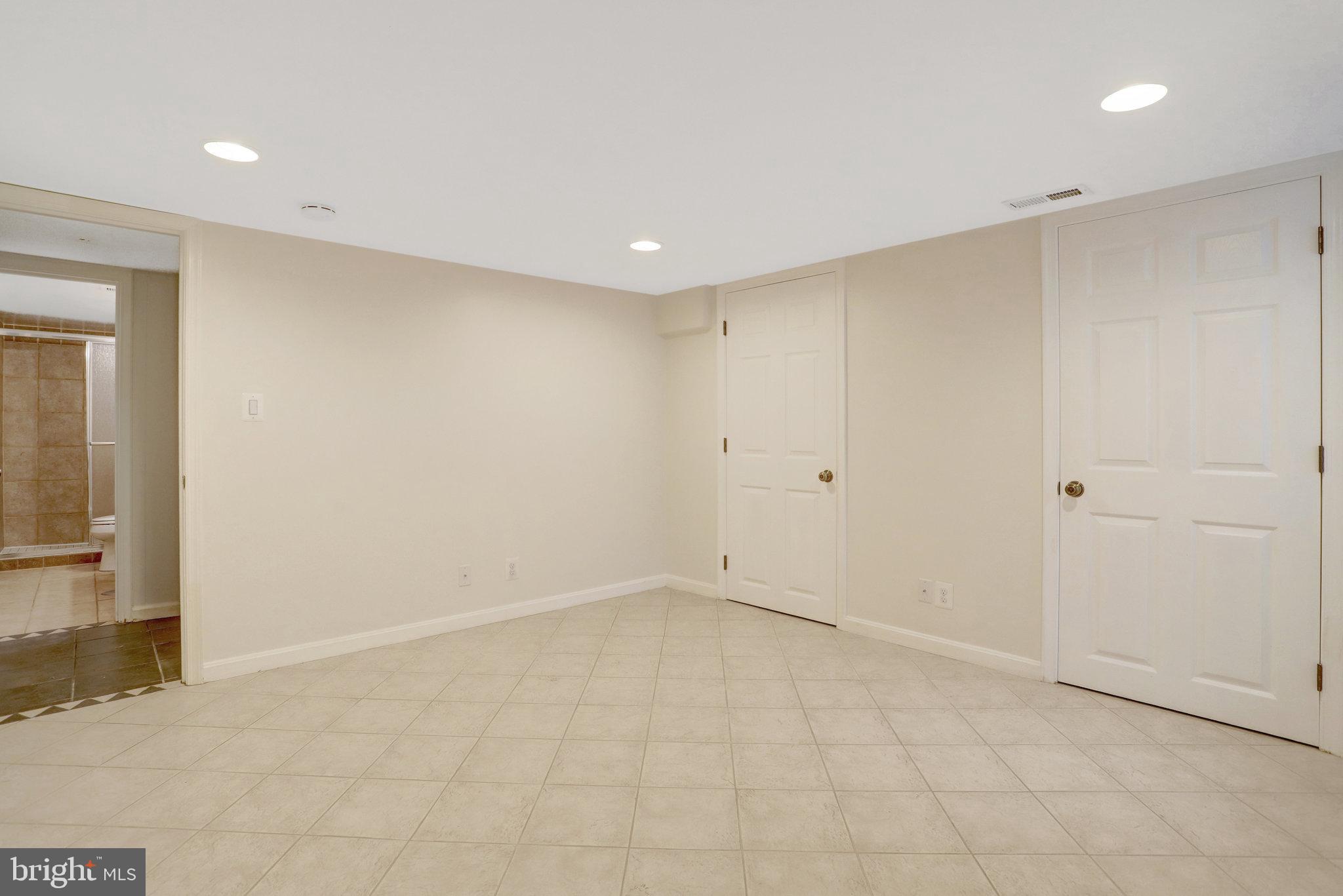 FAIRLINGTON VILLAGES - Residential Lease