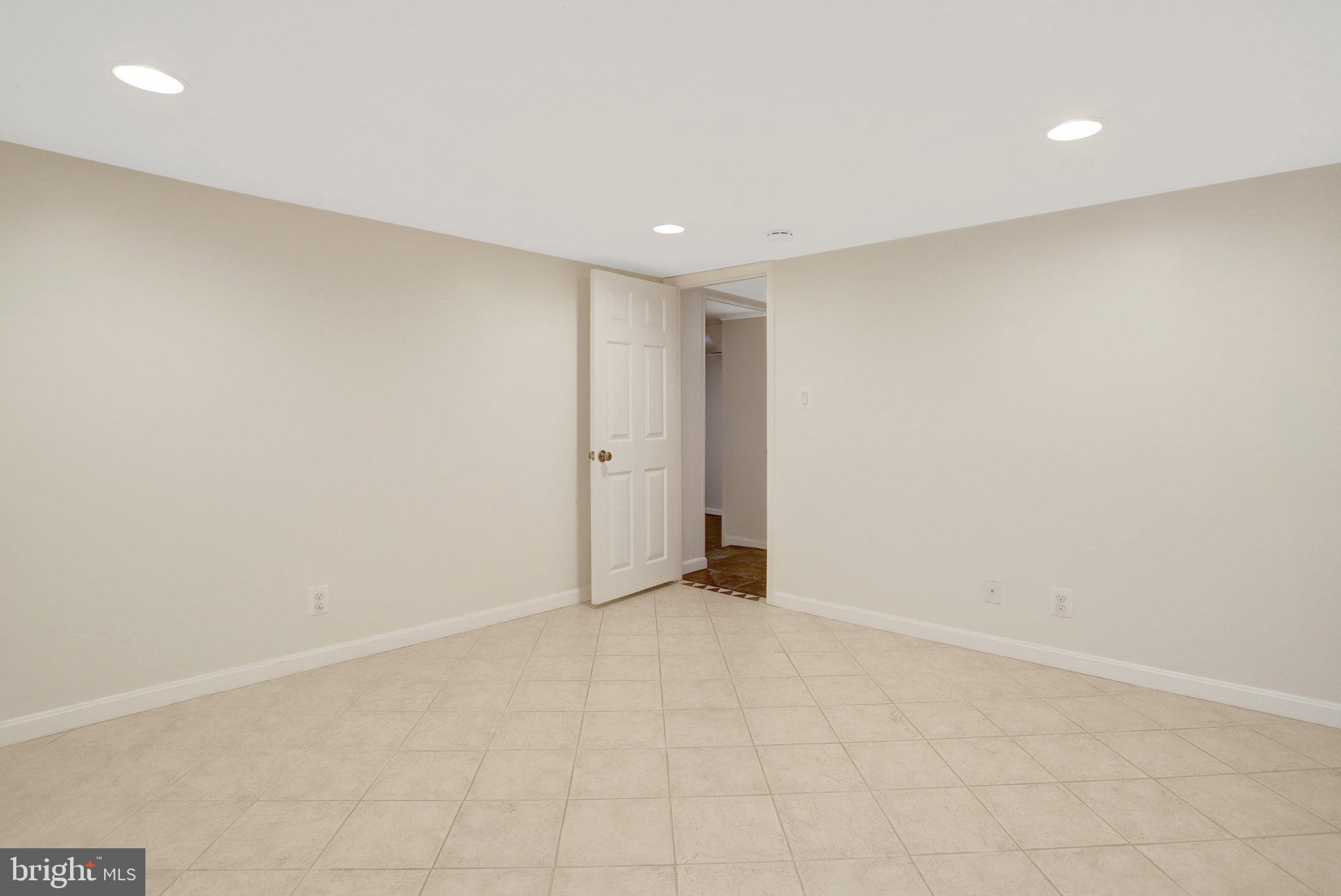 FAIRLINGTON VILLAGES - Residential Lease