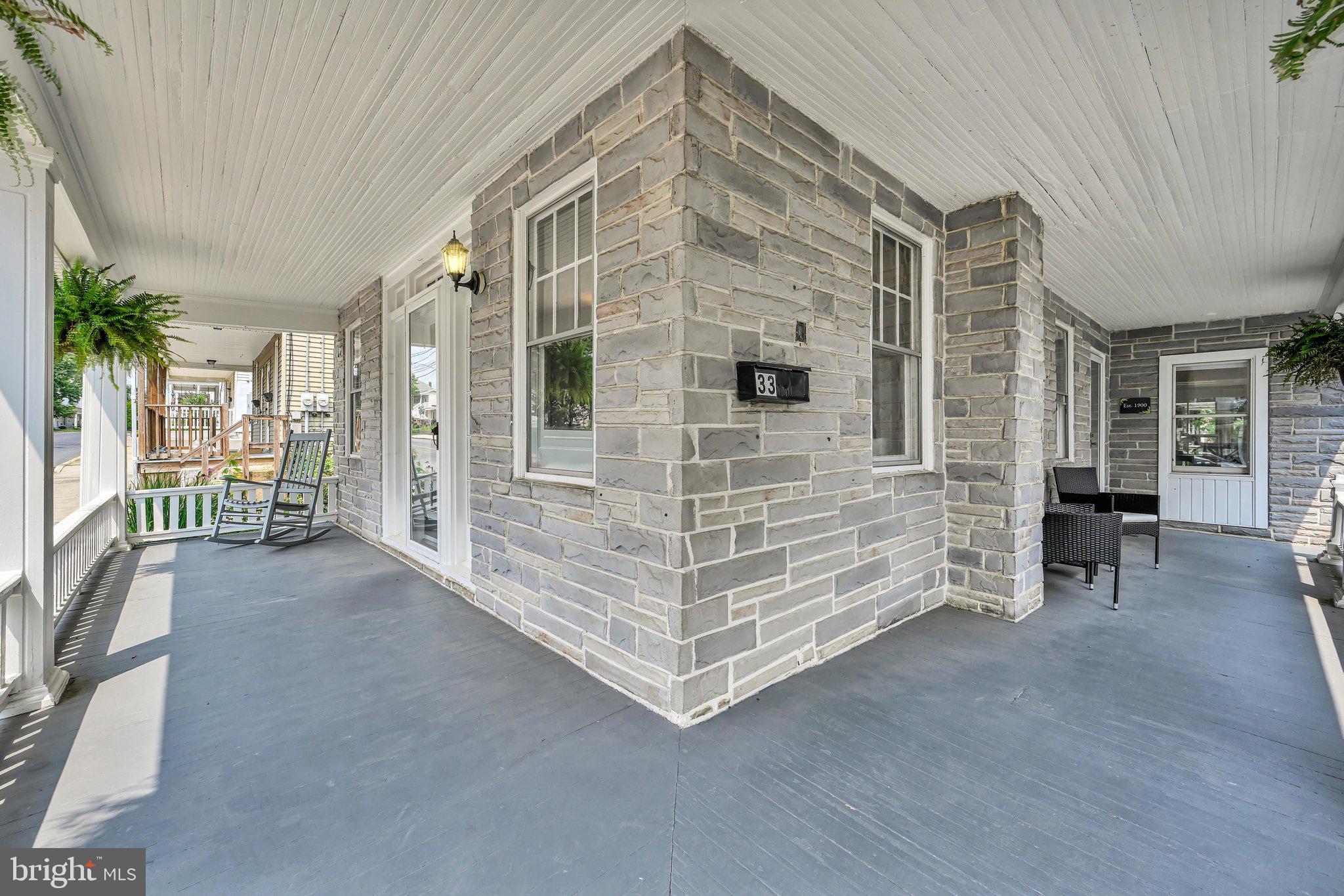 33 S 11TH STREET
