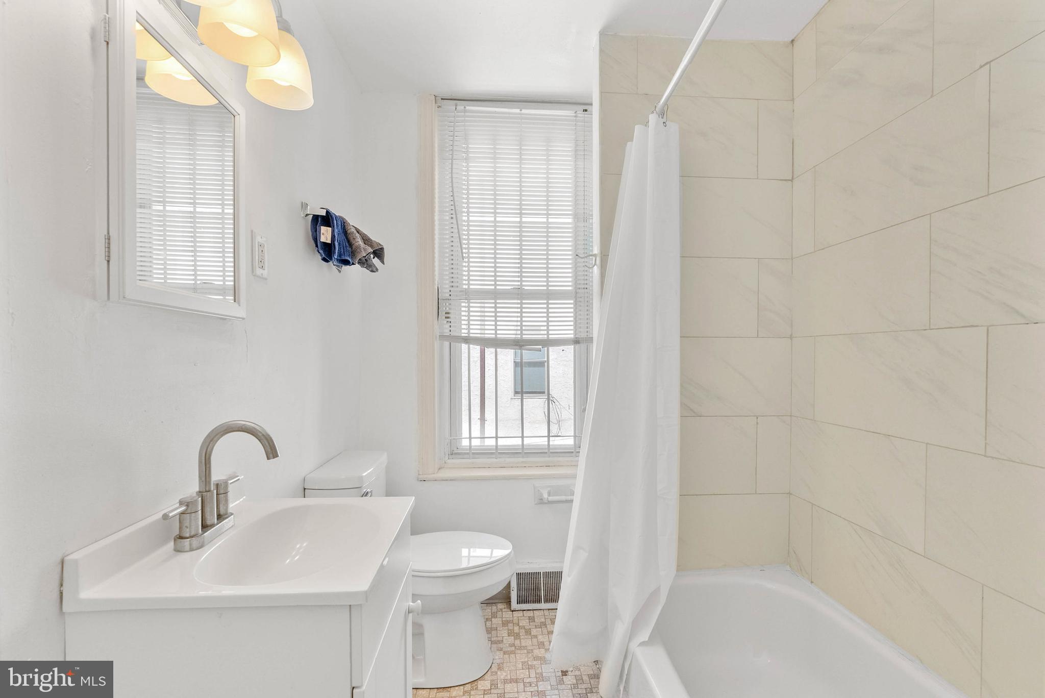 TEMPLE UNIVERSITY - Residential Lease