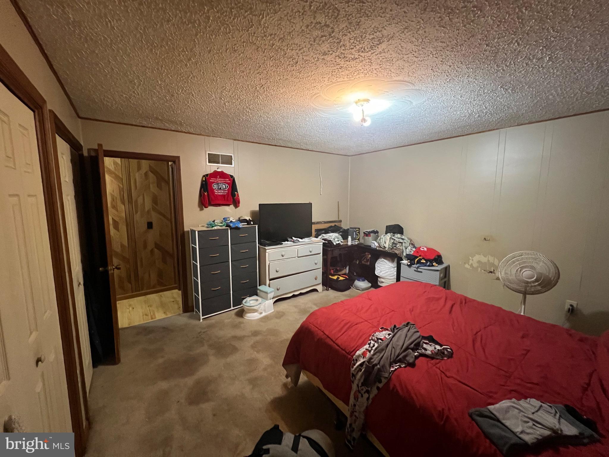 OAK COVE - Residential