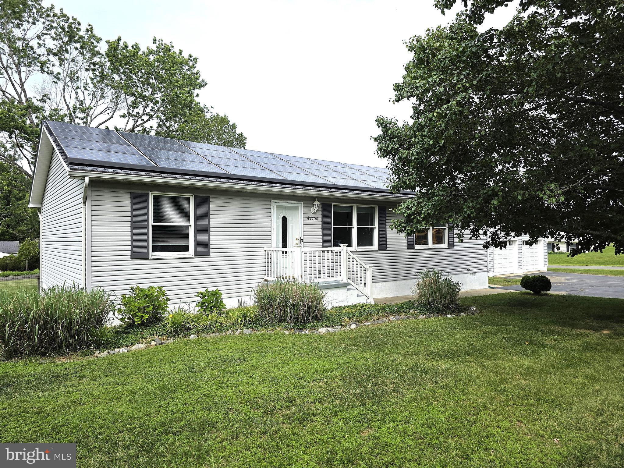 ### THIS ONE IS AN ABSOLUTE GEM AS OWNER HAS PREPARED THIS ONE TO MOVE FAST!!
3 BEDROOM, 2 FULL BATHS, + DETACHED OVERSIZED 2-CAR GARAGE!!### UNIQUE SUPER-QUIET NEIGHBORHOOD WITH LARGER PROPERTIES**NO HOA**! CORNER LOT ON CUL-DE-SAC QUIET STREET! BEAUTIFUL+LEVEL LARGE FENCED YARD WITH HUGE COMPOSITE DECK, SHED, AND HOT TUB! NEW ROOF IN 2022- NEW STAINLESS STEEL APPLIANCES AND WASHER/DRYER 2024- WHOLE HOUSE PAINTED, NEW LIGHTING, AND NEW HVAC SYSTEM 2025!!! LEASED SOLAR PANELS MEAN EXTREMELY LOW ELECTRIC BILL EVERY MONTH! BEING SOLD 'AS-IS" BUT THIS HOME IS NEARLY PERFECT!!! THIS ONE IS A NO-BRAINER!!!**********