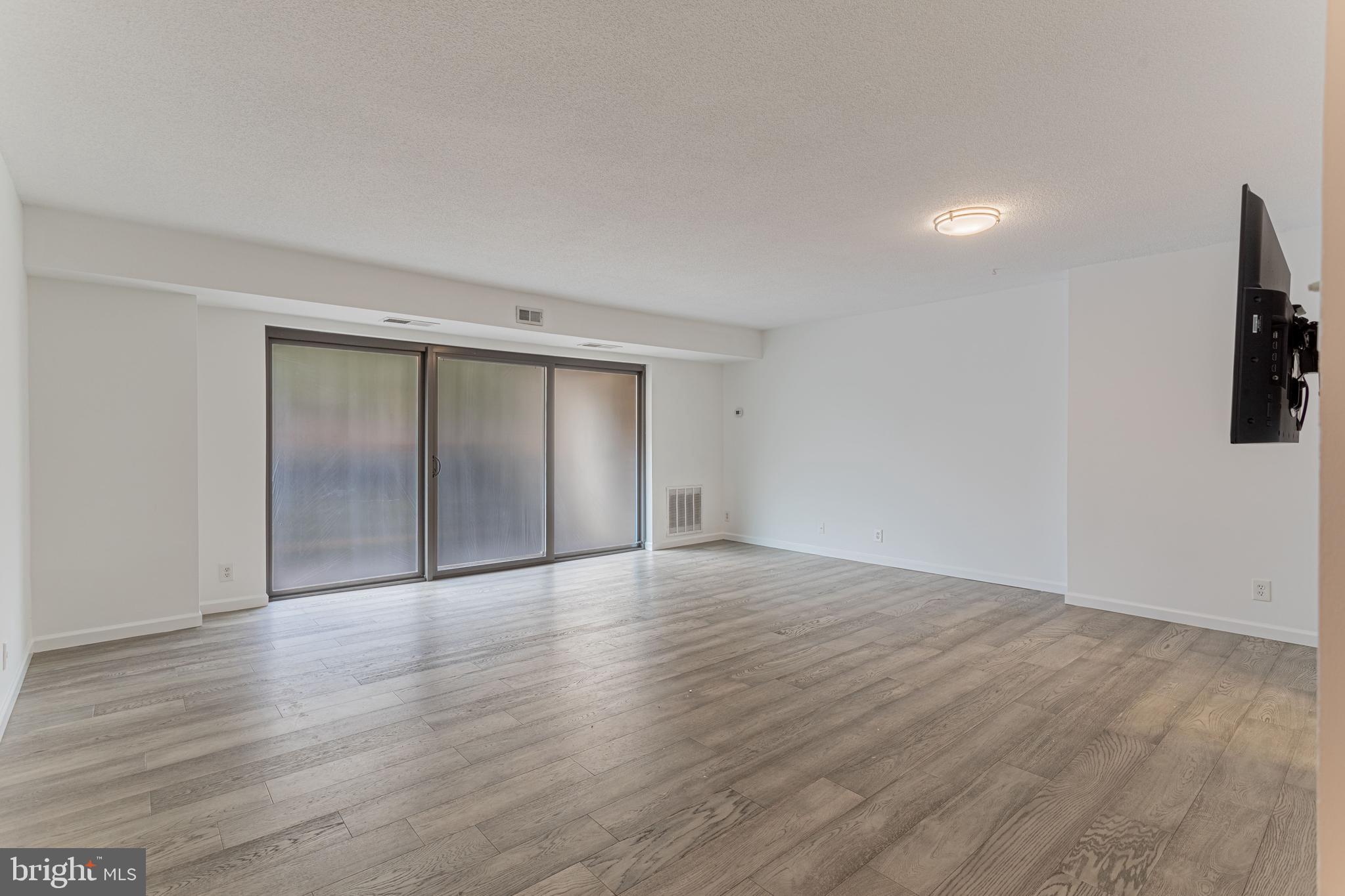 WATERGATE AT LANDMARK - Residential Lease