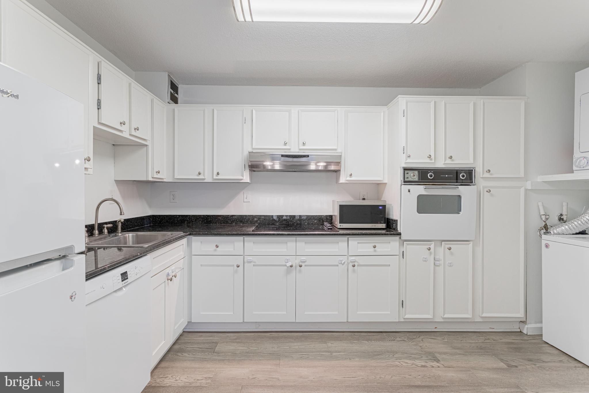 WATERGATE AT LANDMARK - Residential Lease