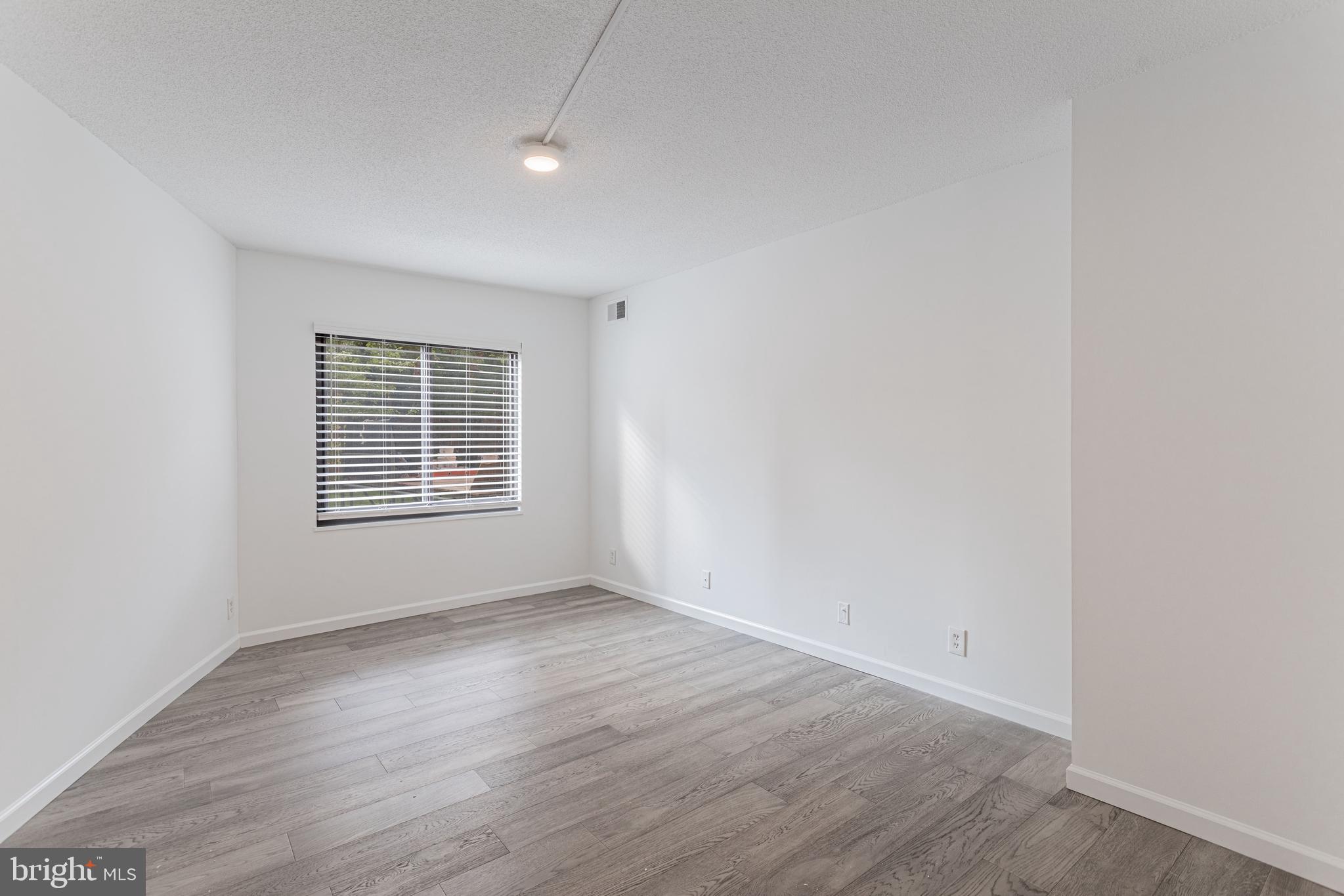 WATERGATE AT LANDMARK - Residential Lease