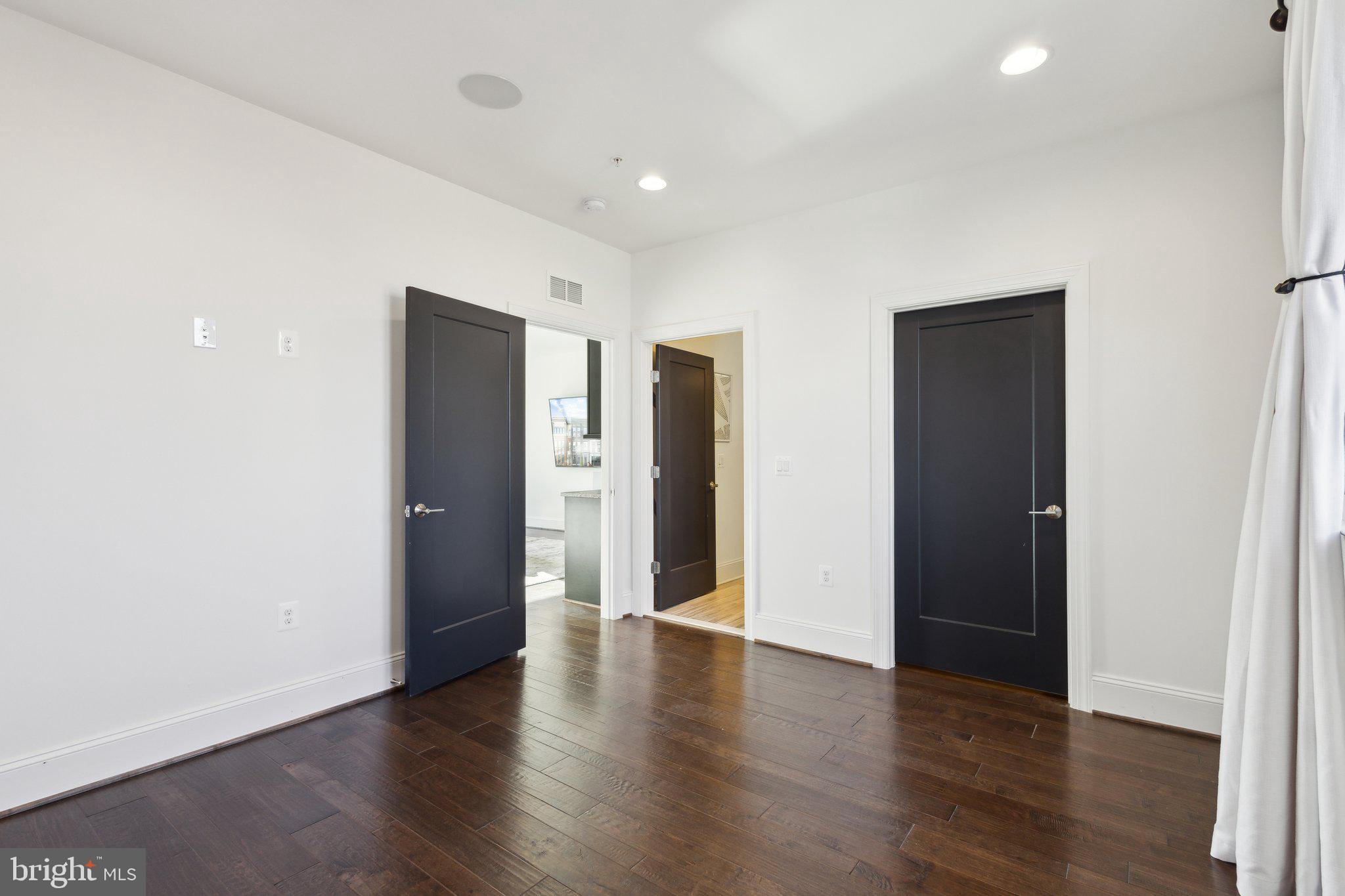 ONE LOUDOUN - Residential